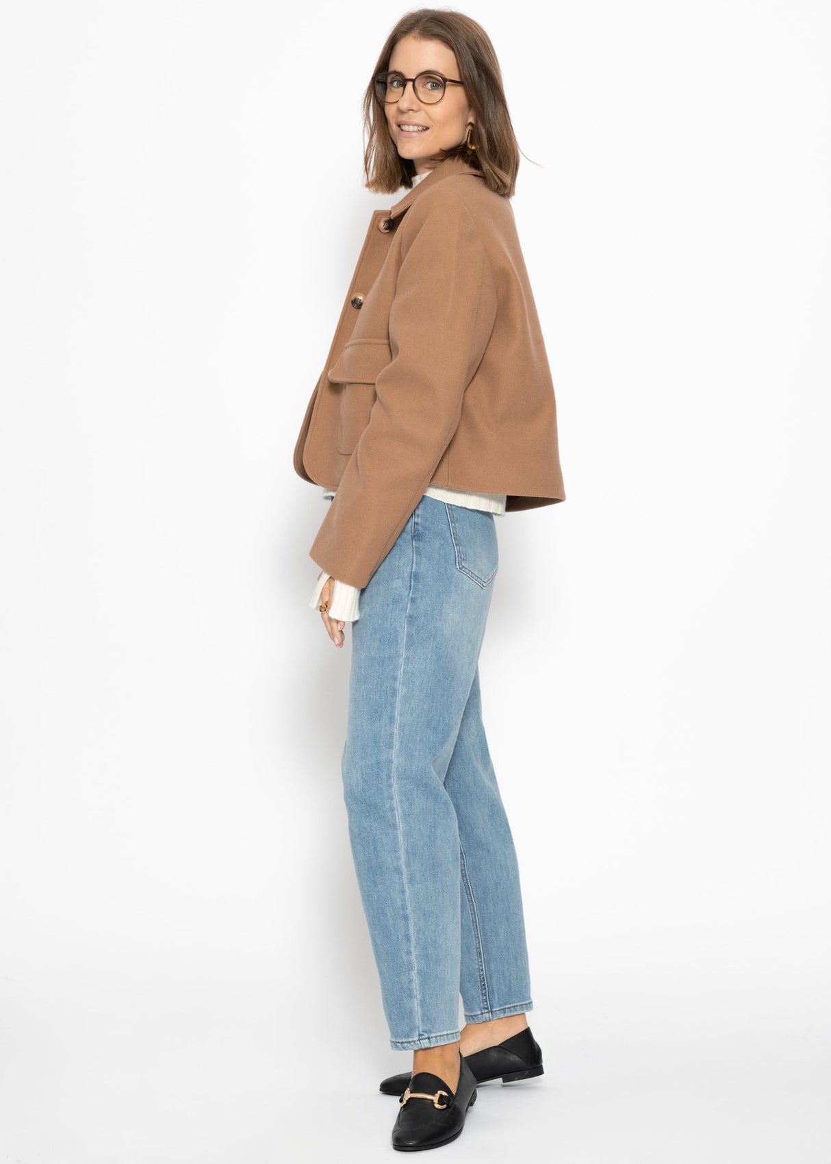 Short jacket with patch pockets - camel