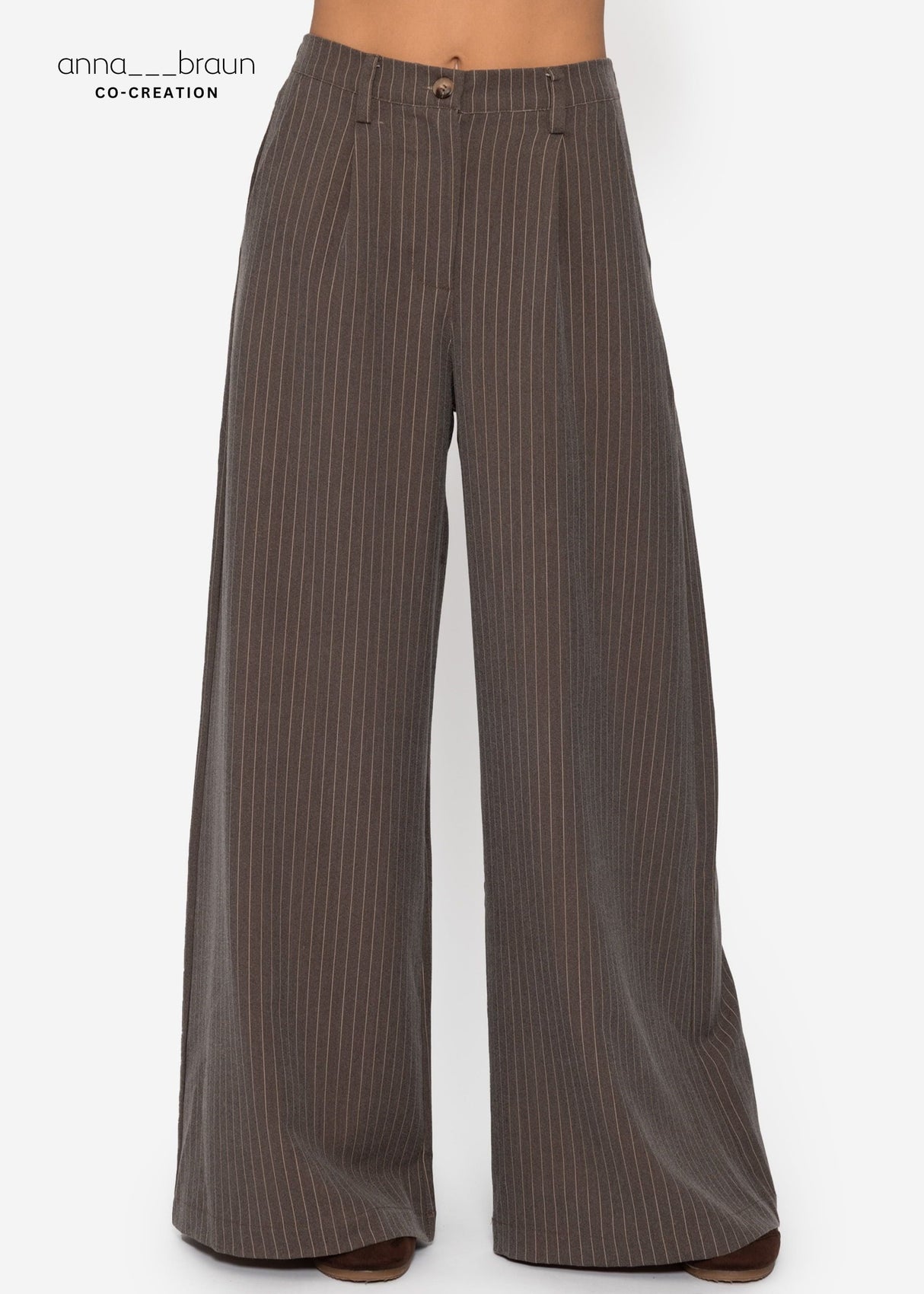 Casual suit pants with pinstripes - brown