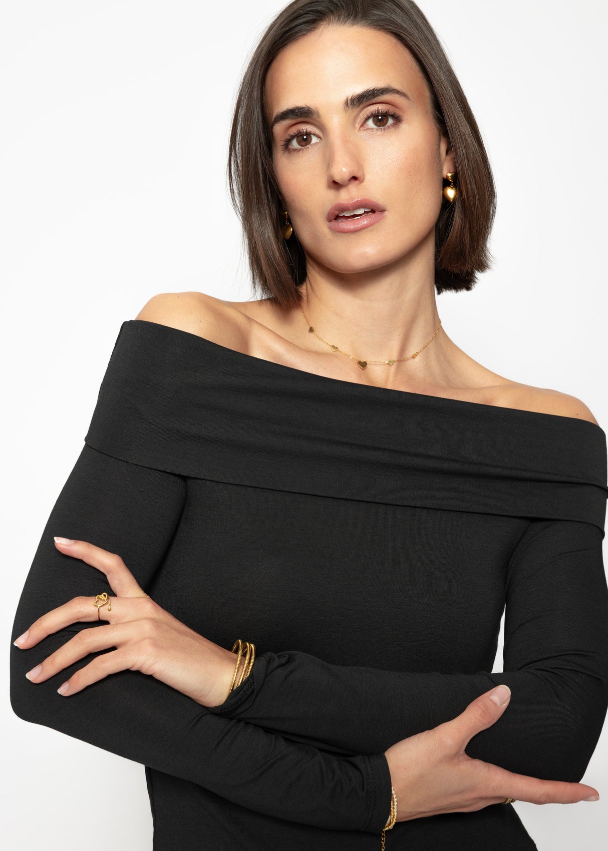 Long-sleeved shirt with Carmen neckline - black