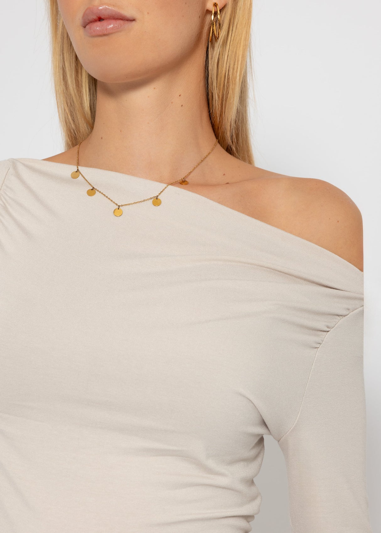 Long-sleeved shirt with gathers - beige