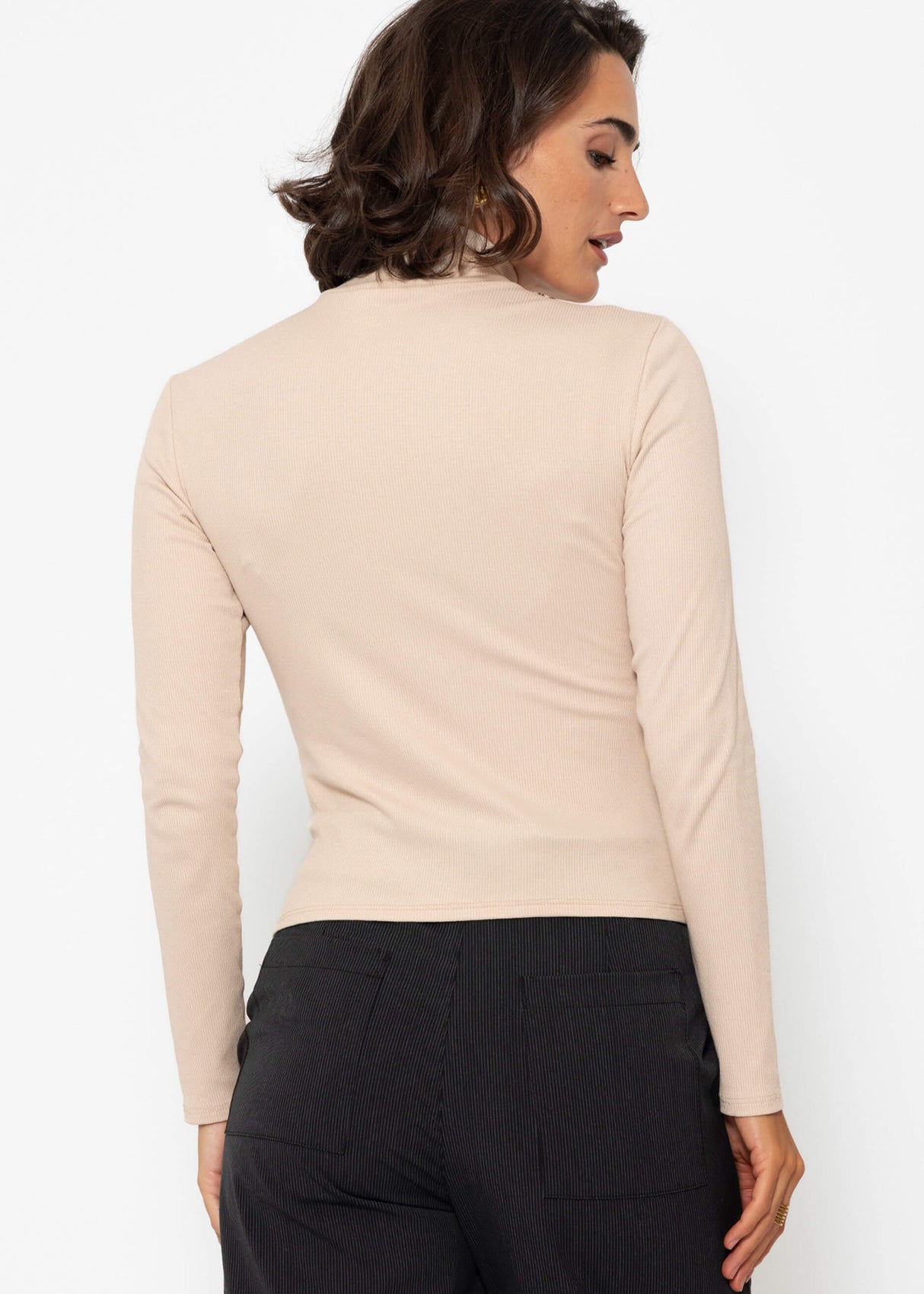 Langarmshirt mit Rollkragen und Biese - beige