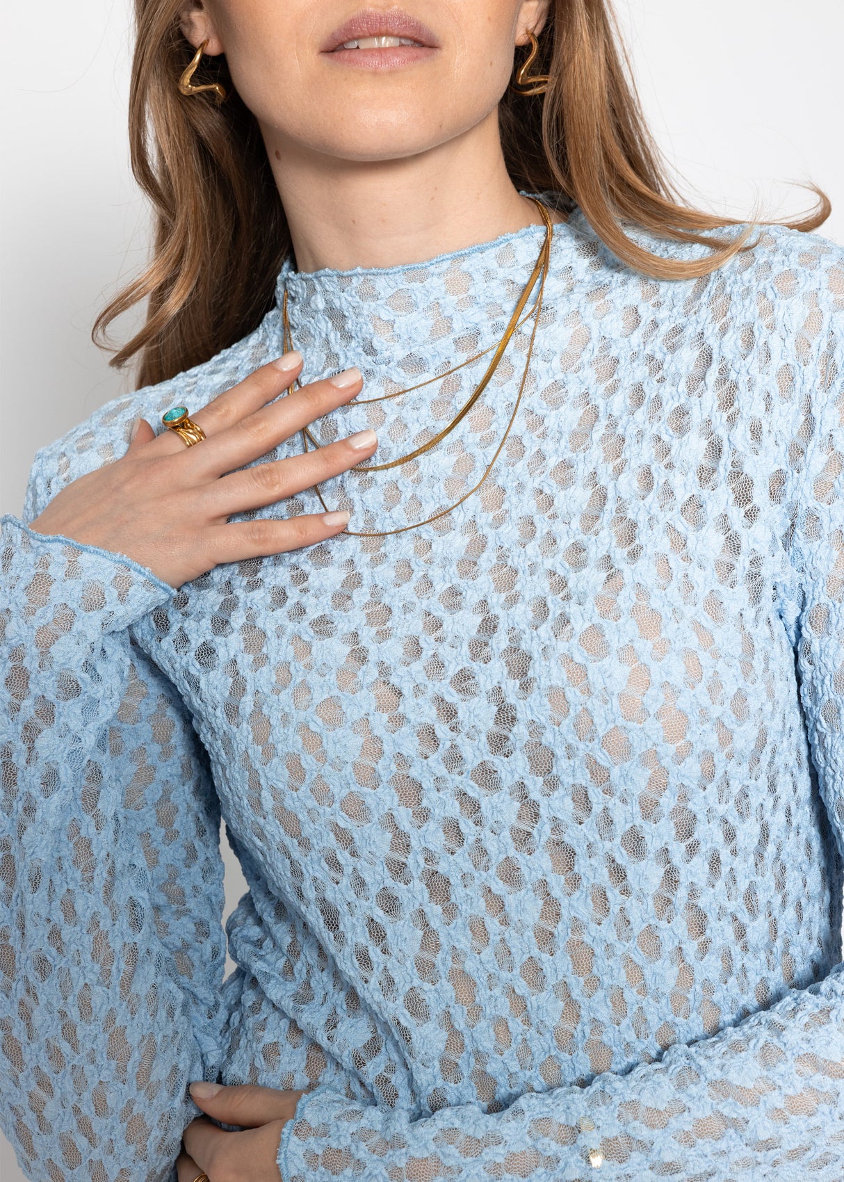 Long-sleeved lace shirt - ice blue
