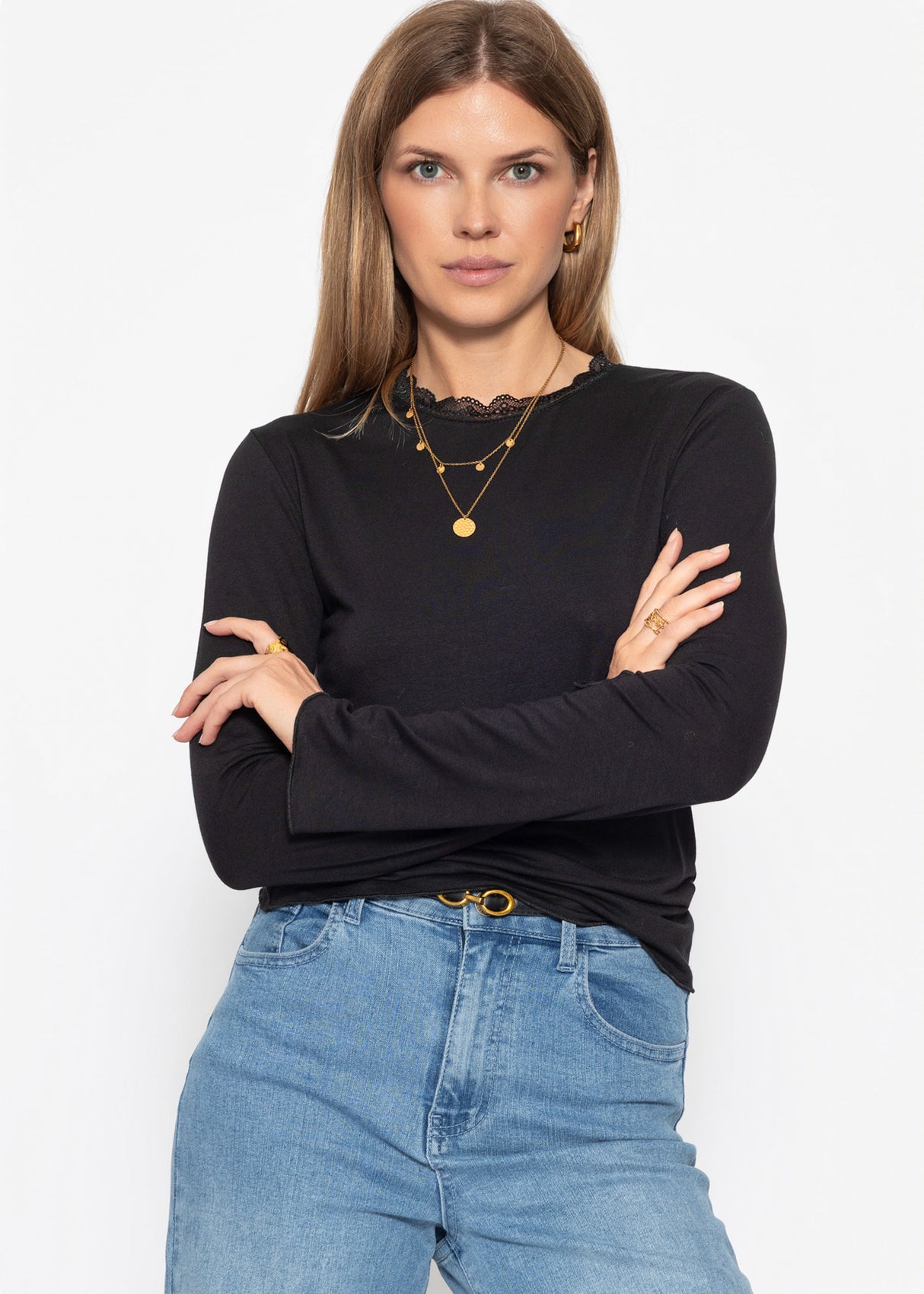 Langarmshirt mit Spitzeneinsatz - schwarz