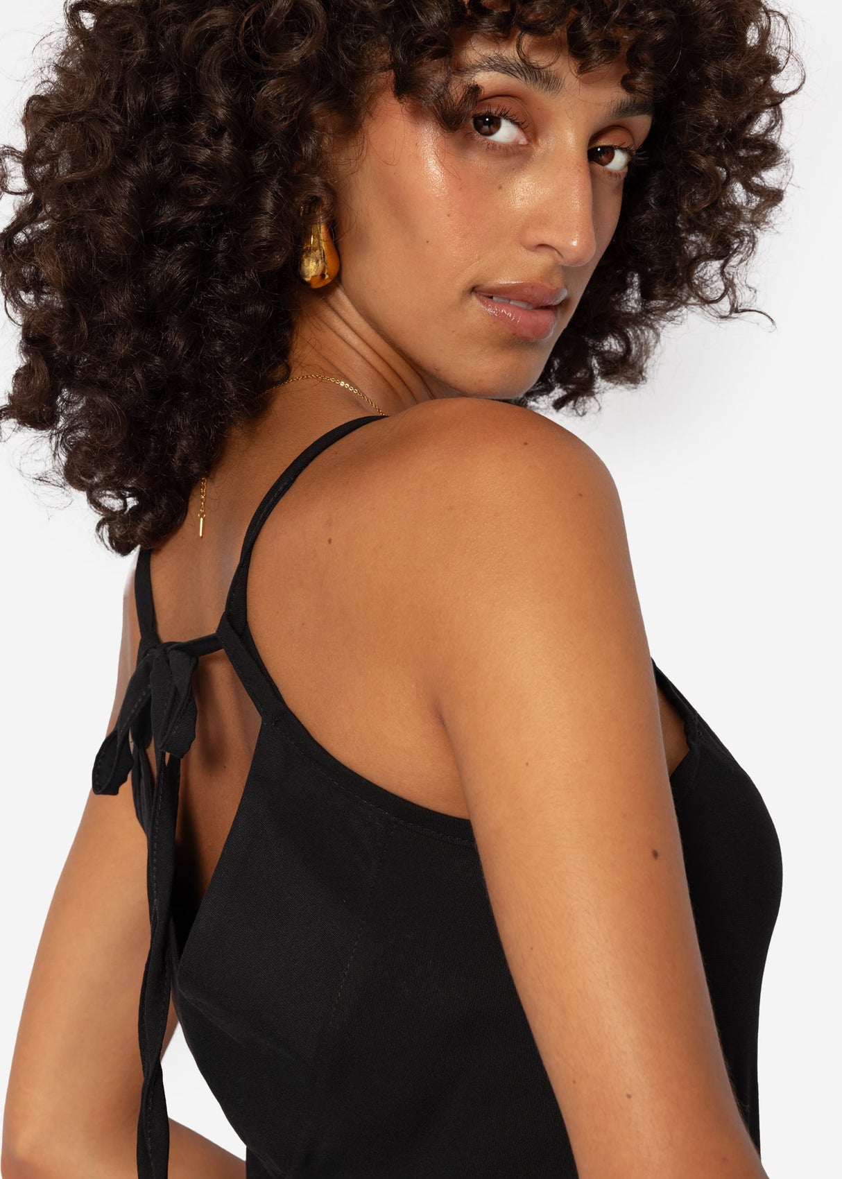 Flowing V-neck maxi dress - black