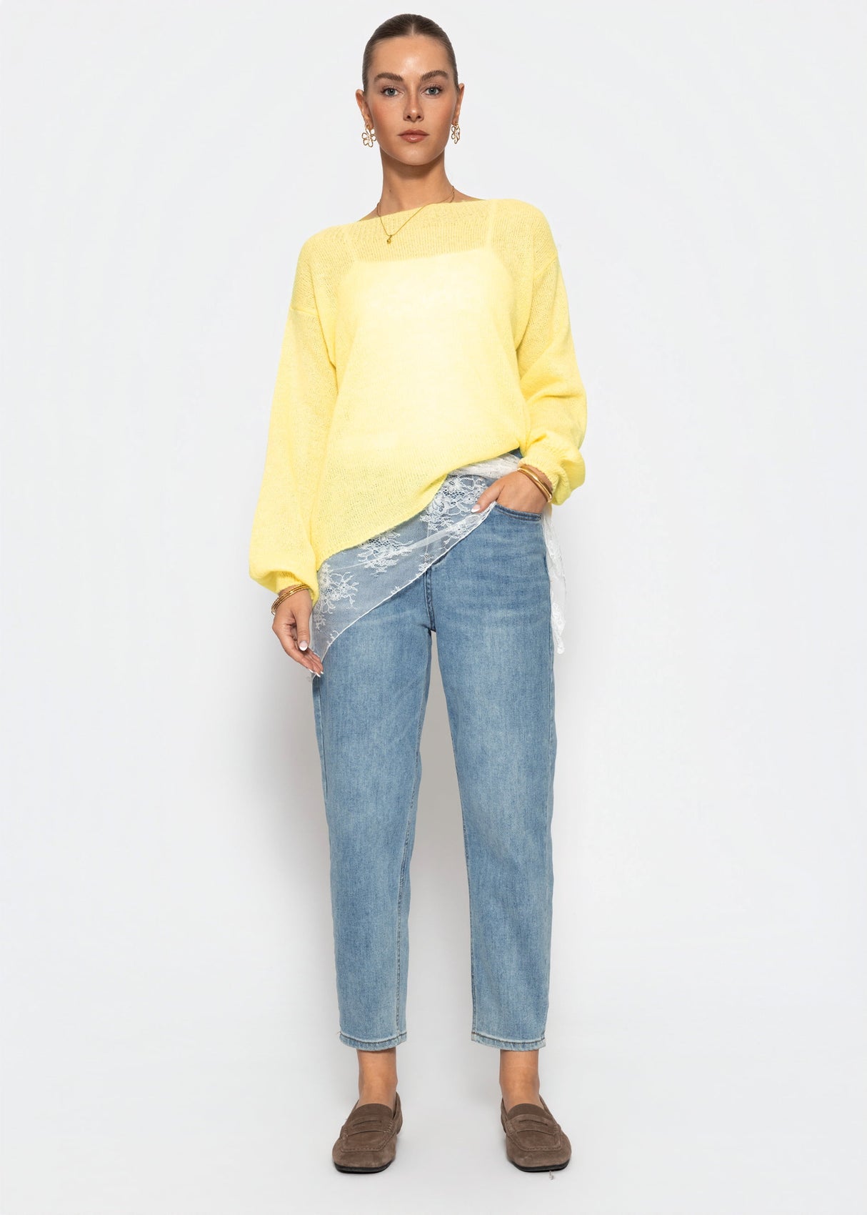 Leicht transparenter Feinstrickpullover - buttergelb