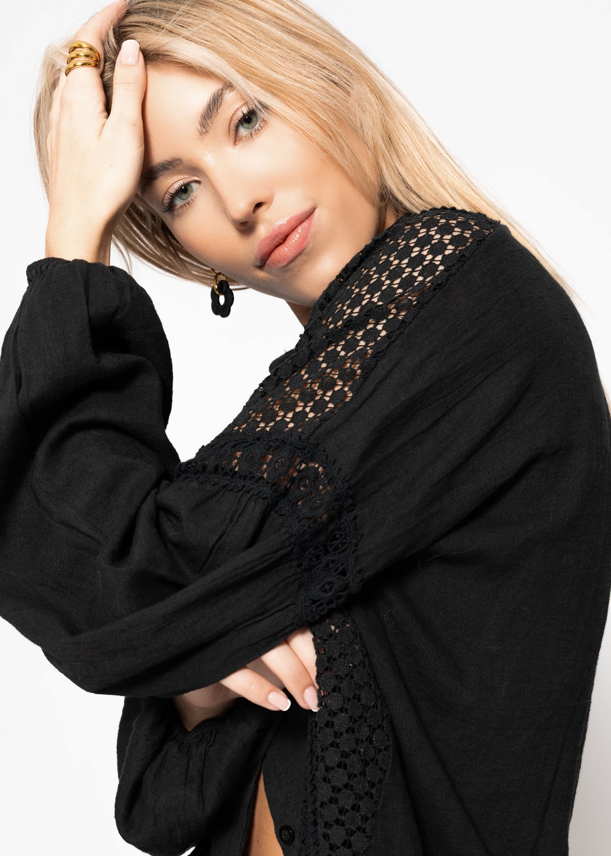 Leinen Bluse mit Spitze - schwarz