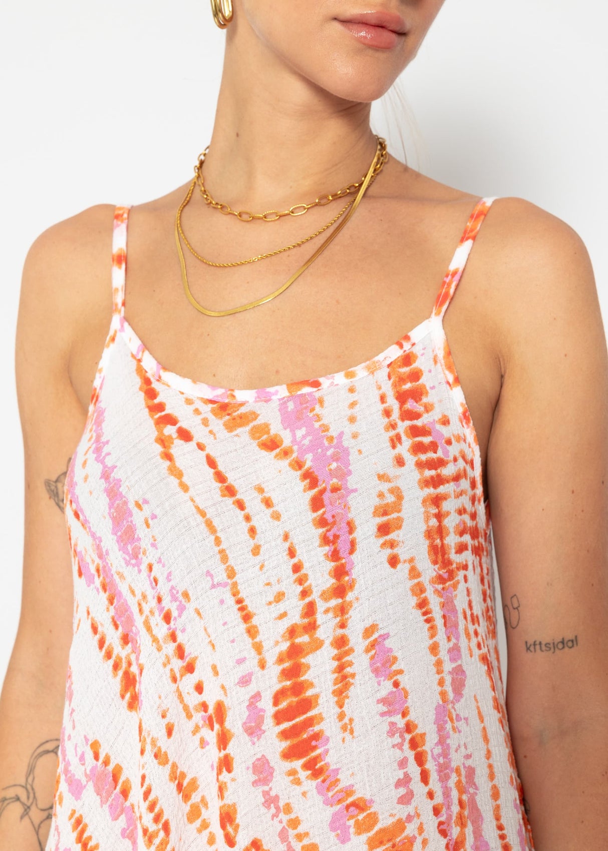 Muslin beach dress with colorful print - off-white