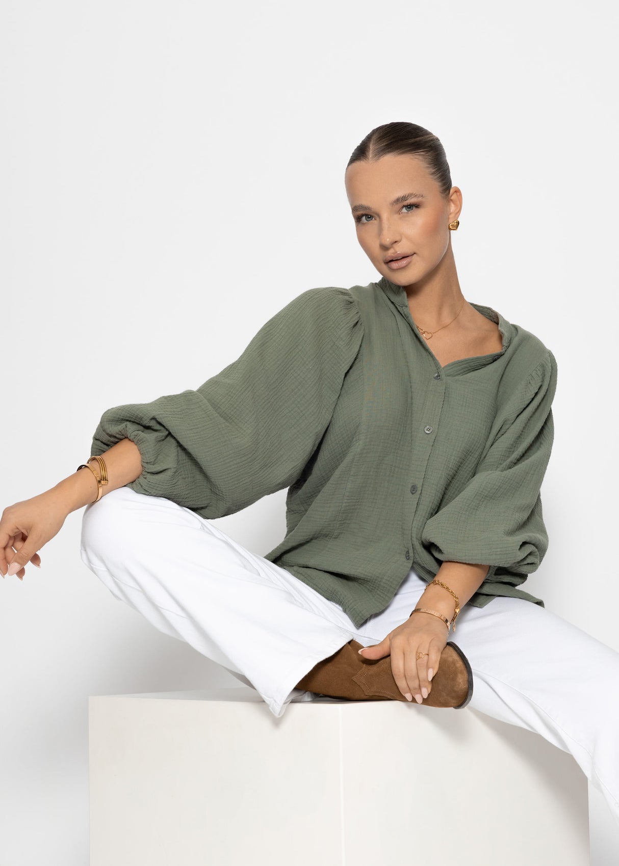 Musselin Bluse mit Fledermausärmeln - olivgrün