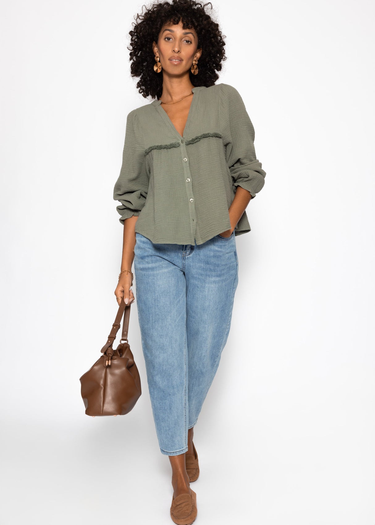 Muslin blouse with V-neck and fringe - khaki
