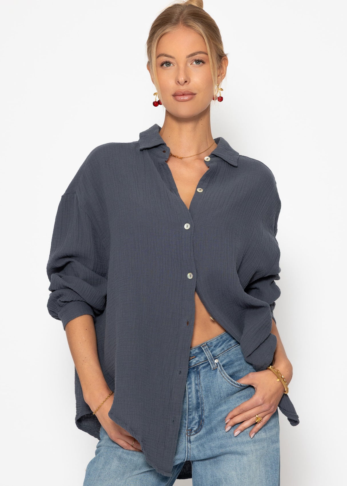 Musselin Bluse oversize, kurz, dunkelgrau