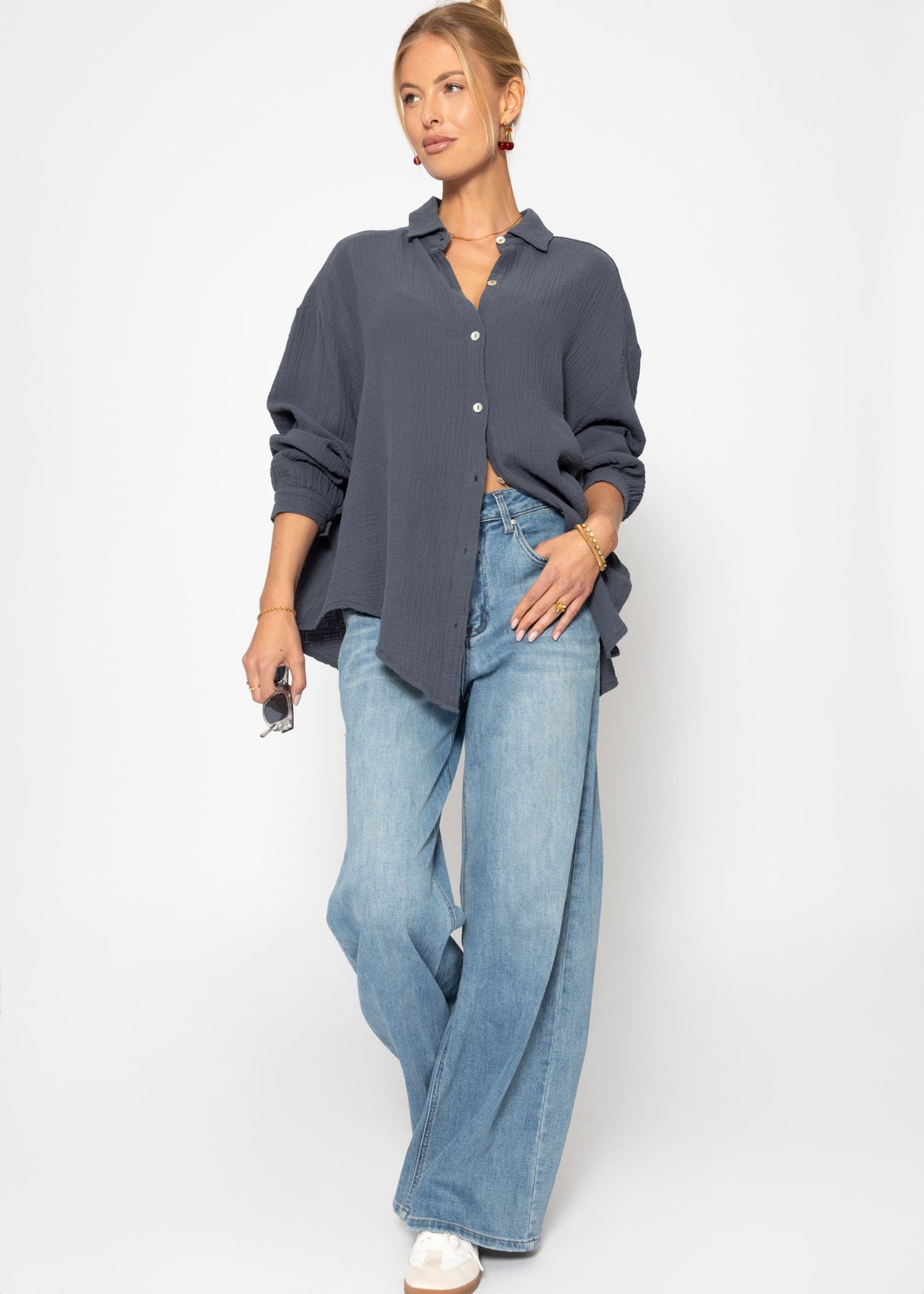 Musselin Bluse oversize, kurz, dunkelgrau