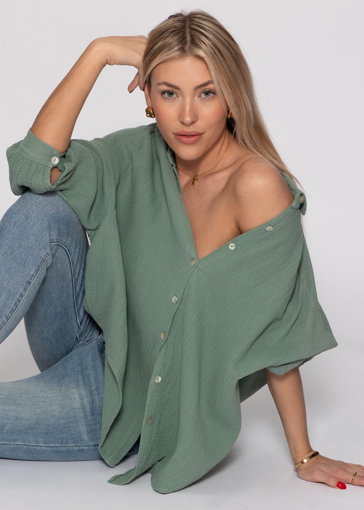 Muslin blouse oversize, short, sage green