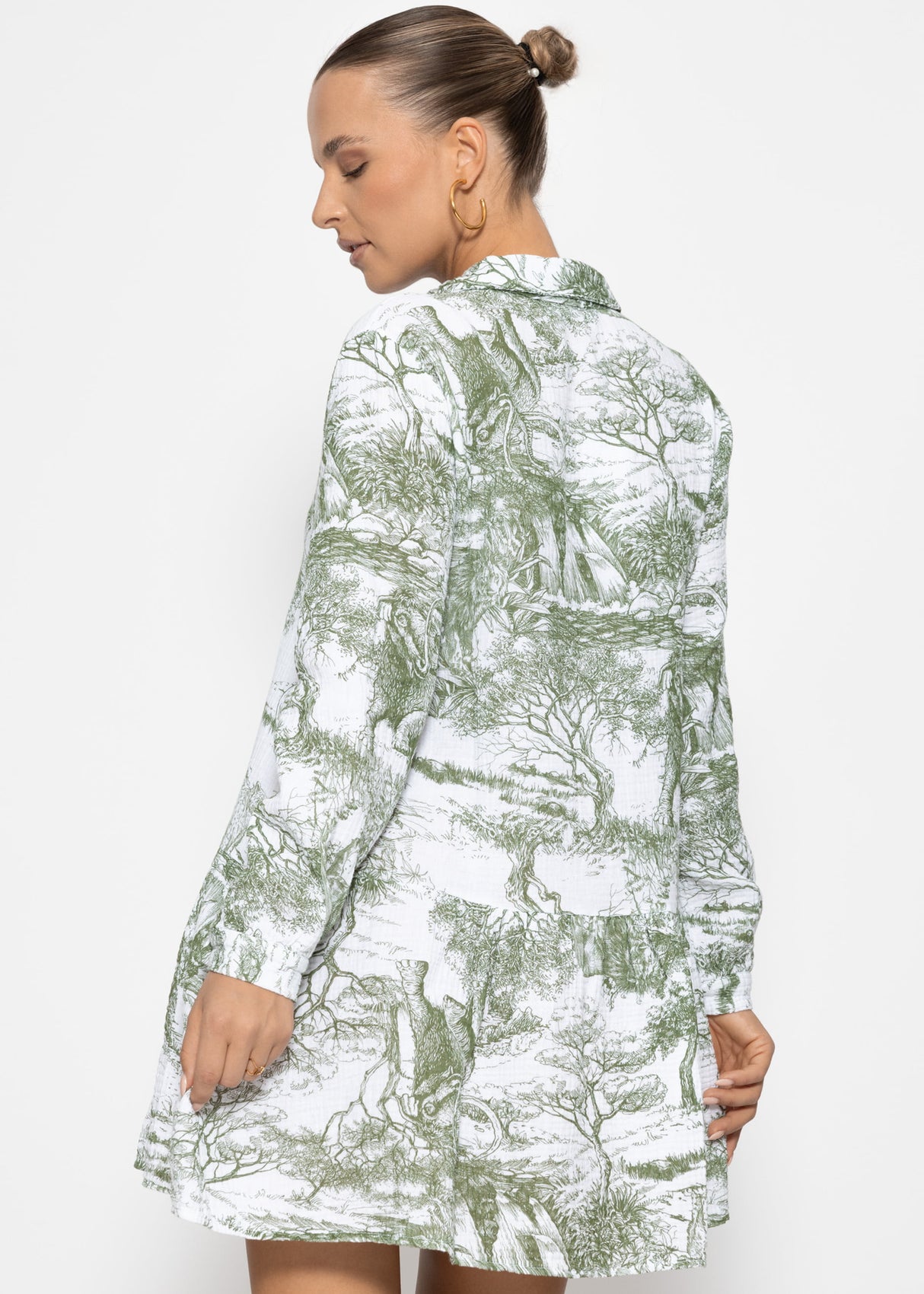 Musselin Kleid mit langen Ärmel und Print, khaki
