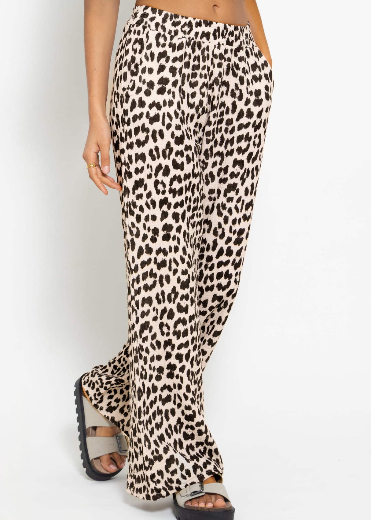 Wide-leg muslin pants in leopard print - light beige