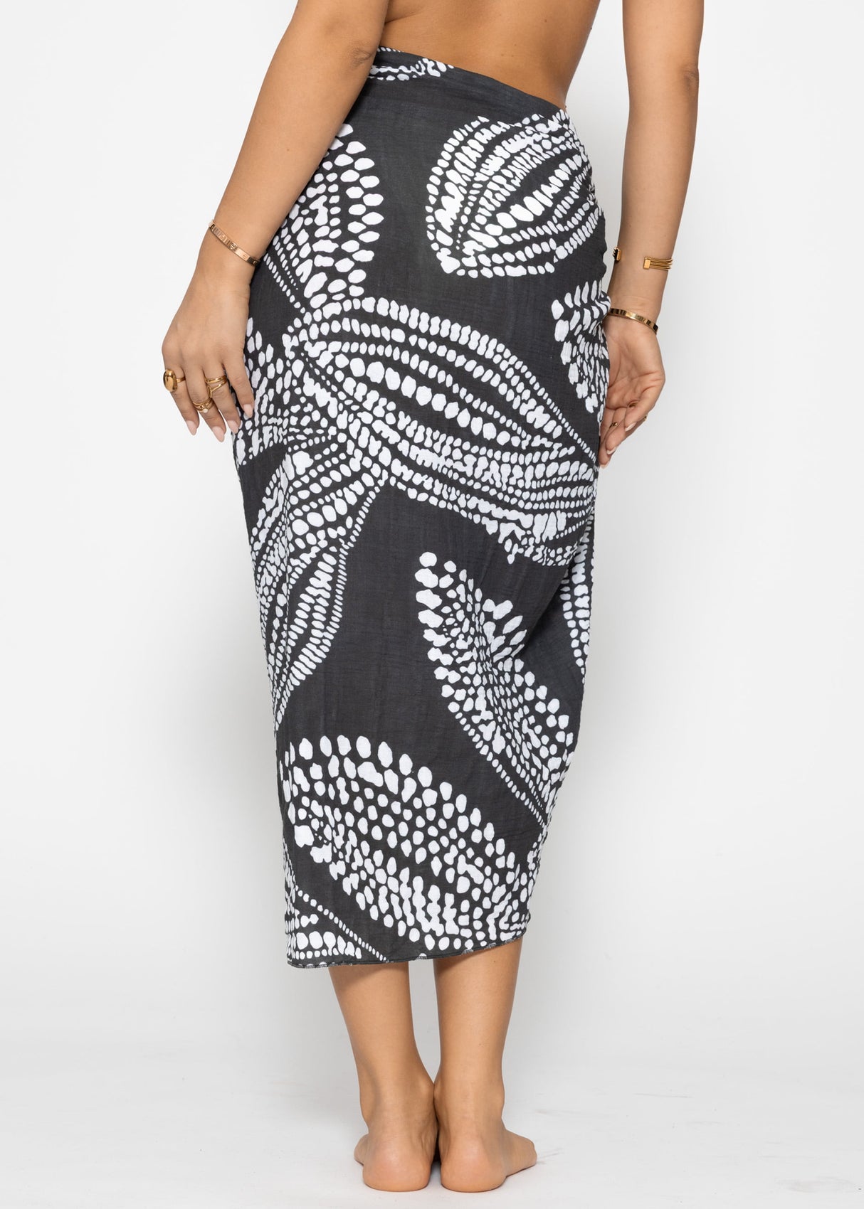 Muslin pareo with print - dark grey