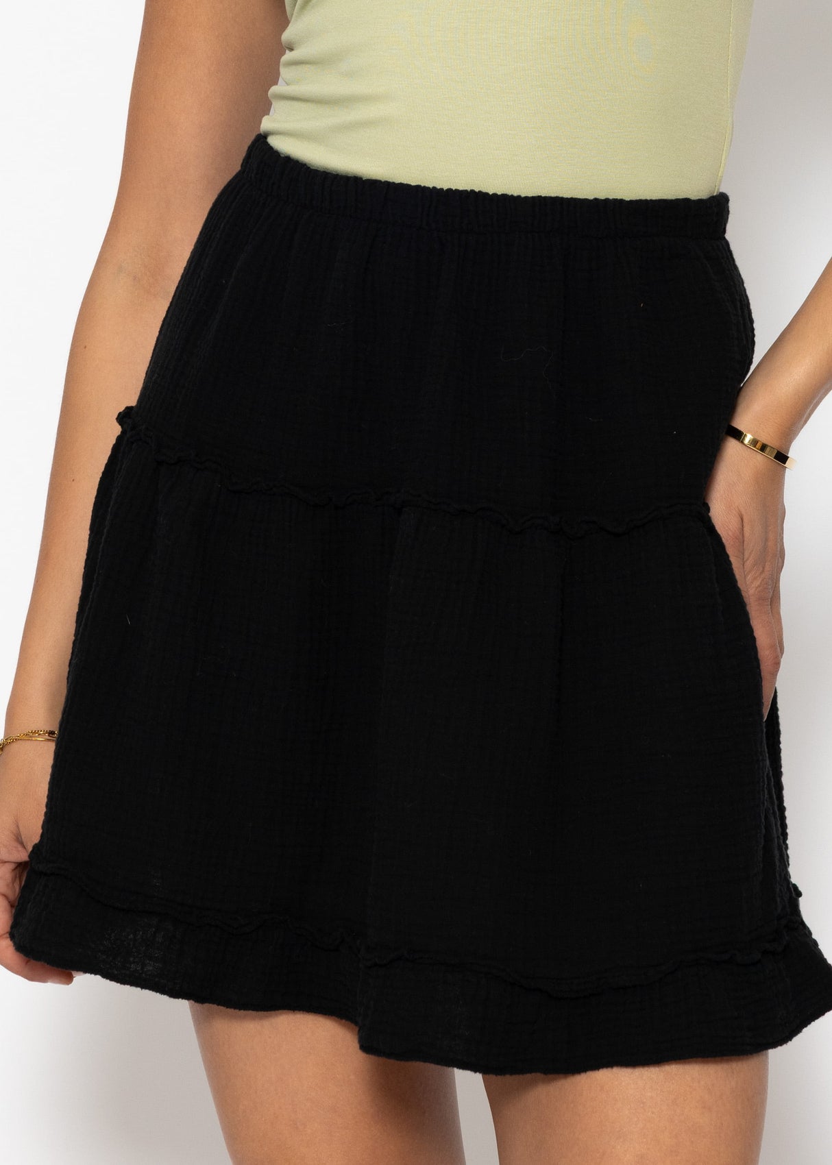 Musselin Rock with Volant - black