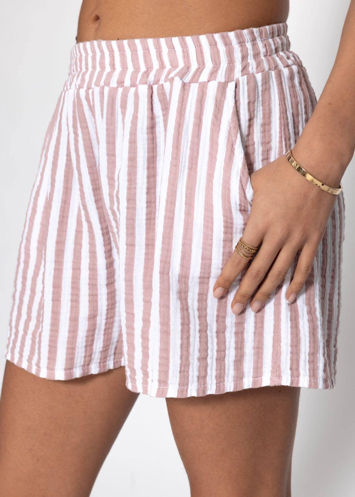 Gestreifte Musselin Shorts - puderrosa
