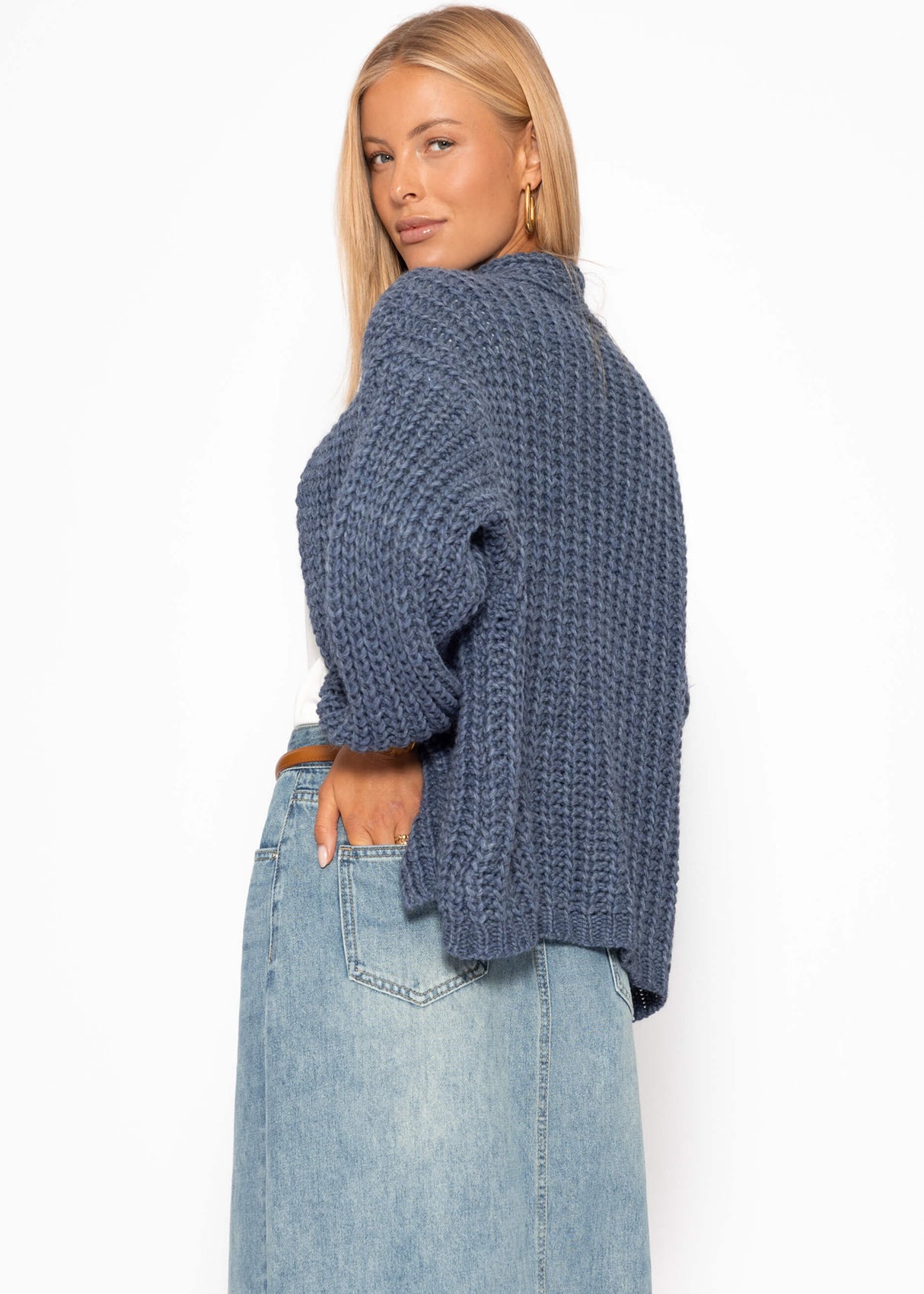 Open coarse -knitted cardigan - blue