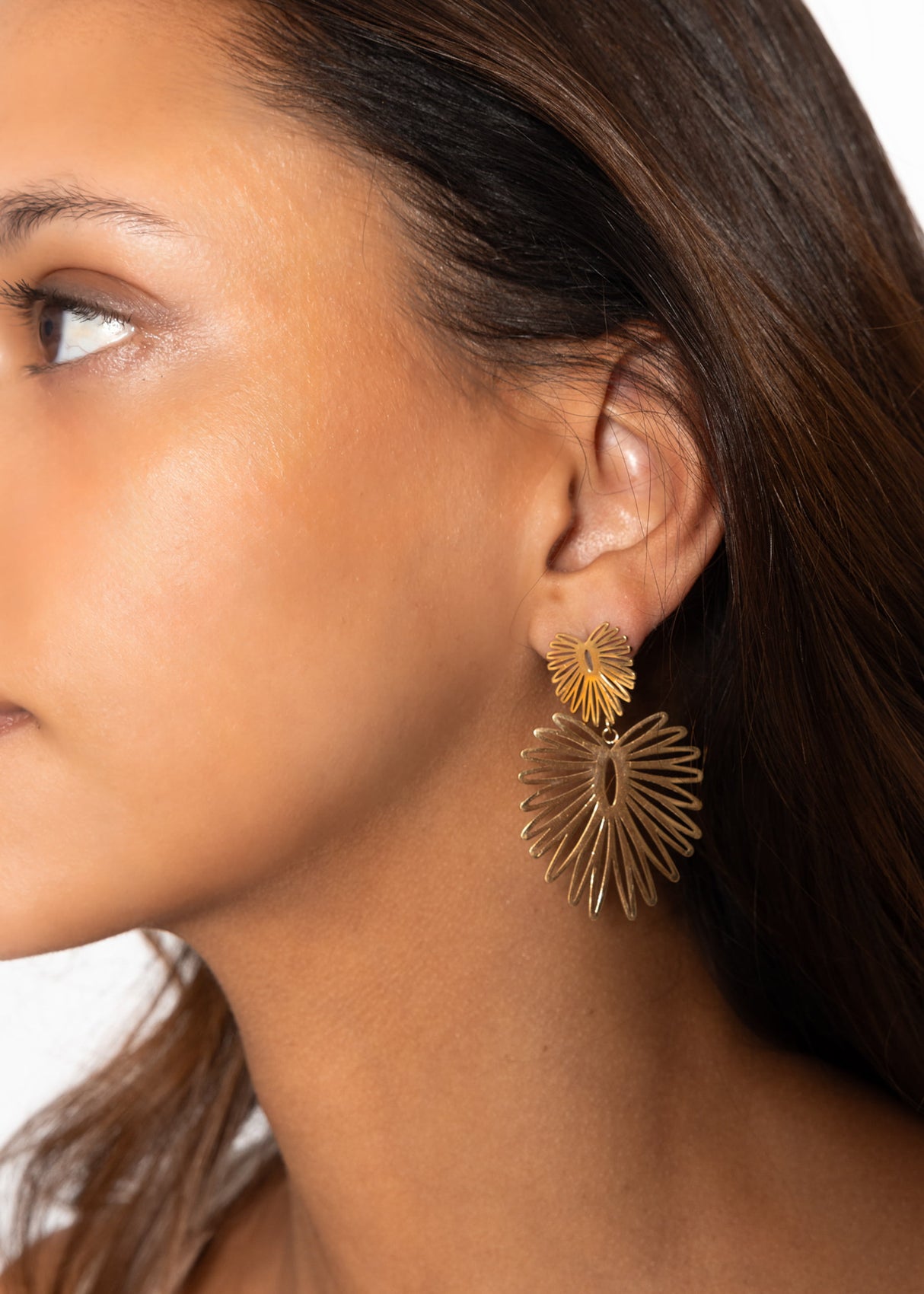 Ohrstecker mit Blatt-Anhänger - gold