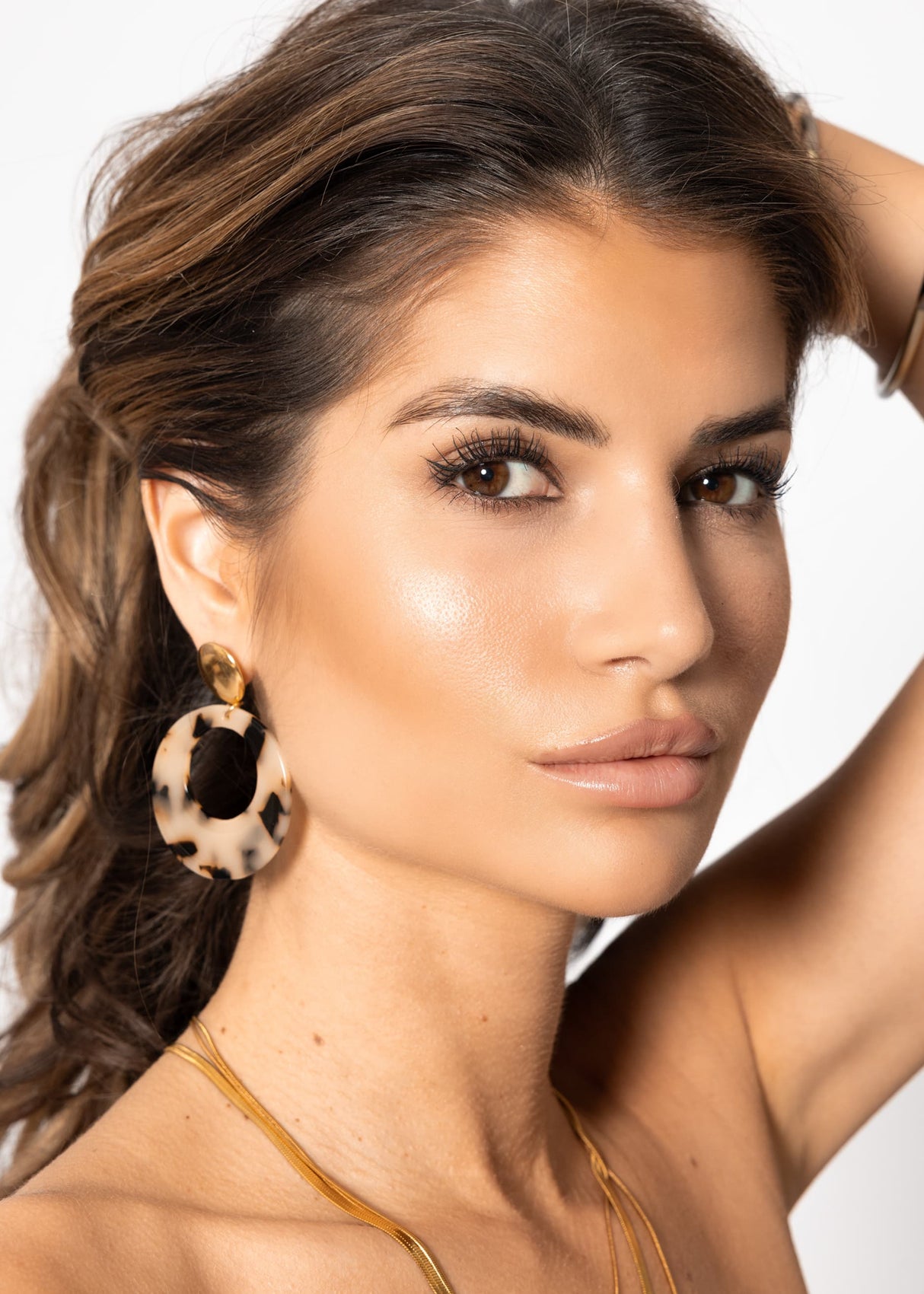 Ohrstecker mit braunem Anhänger - gold