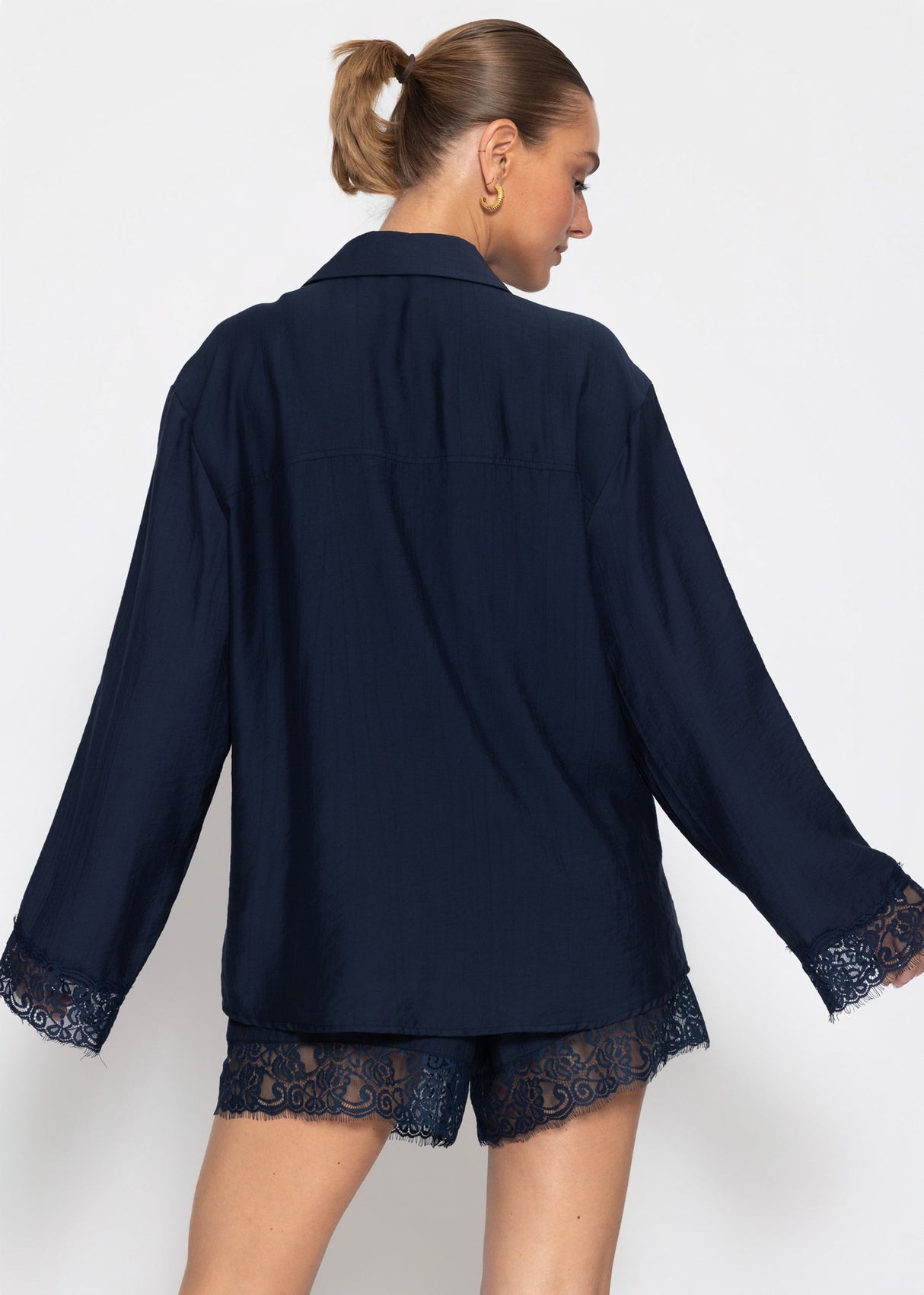 Oversize Bluse mit Spitzendetails - dunkelblau