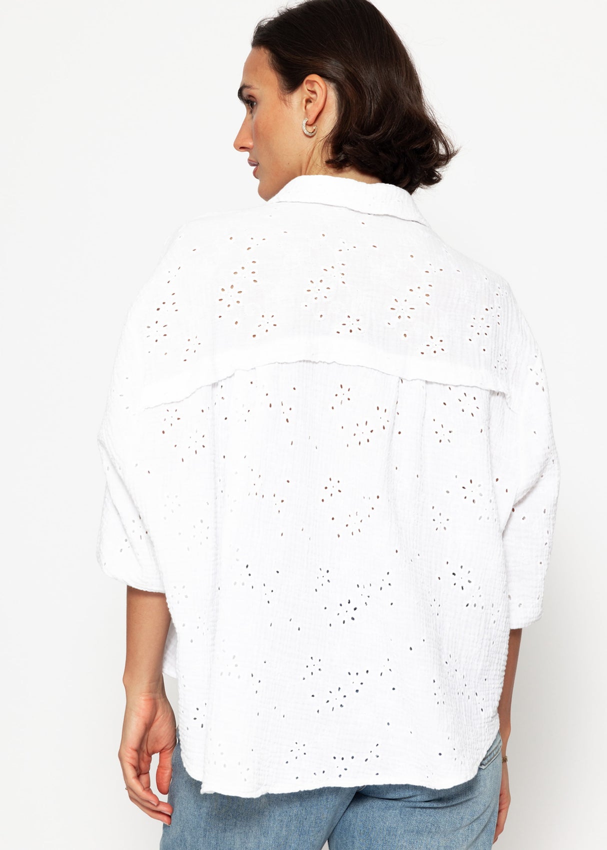 Short-sleeved muslin blouse with eyelet embroidery - white