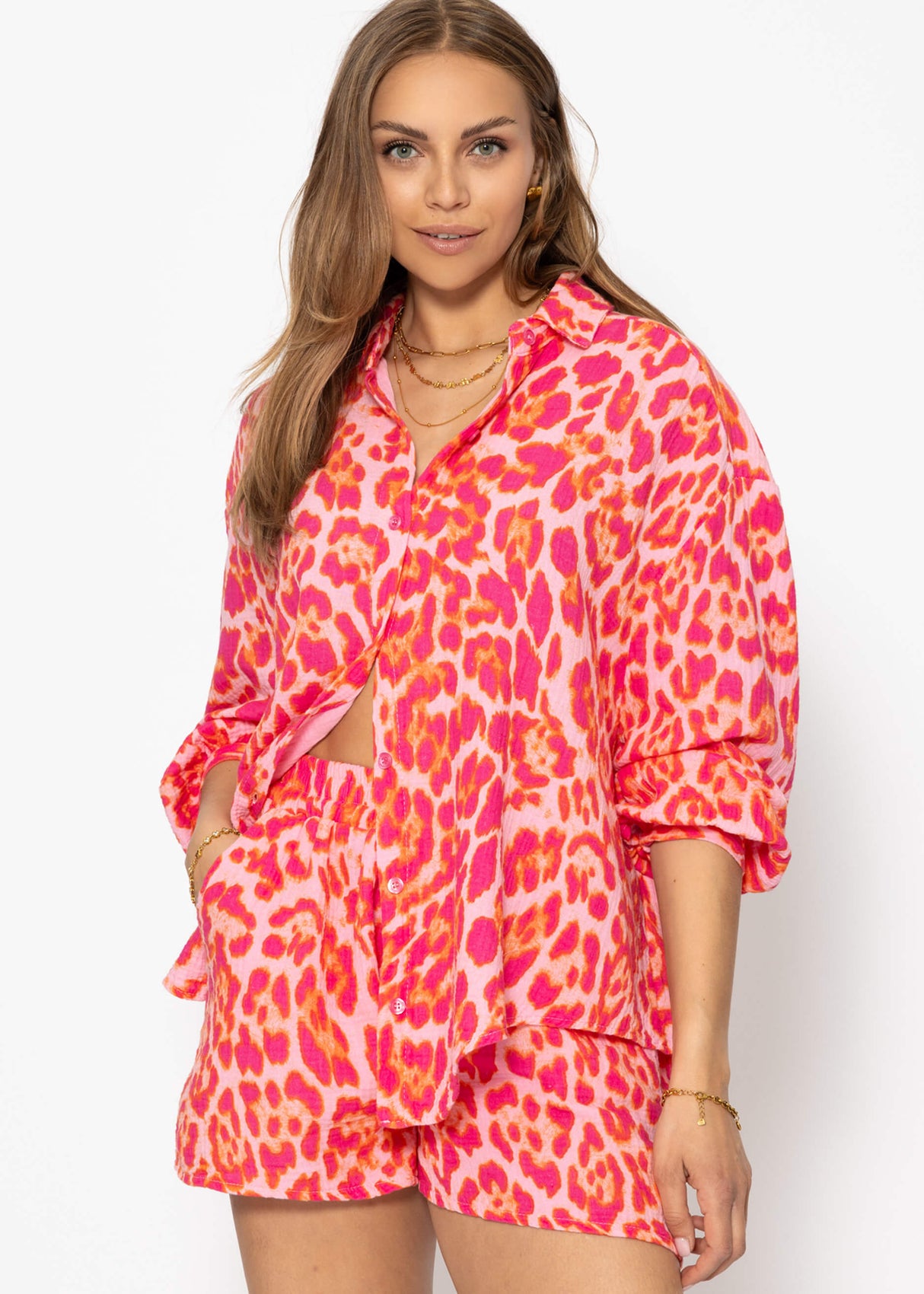 Oversize muslin blouse with leo print - pink