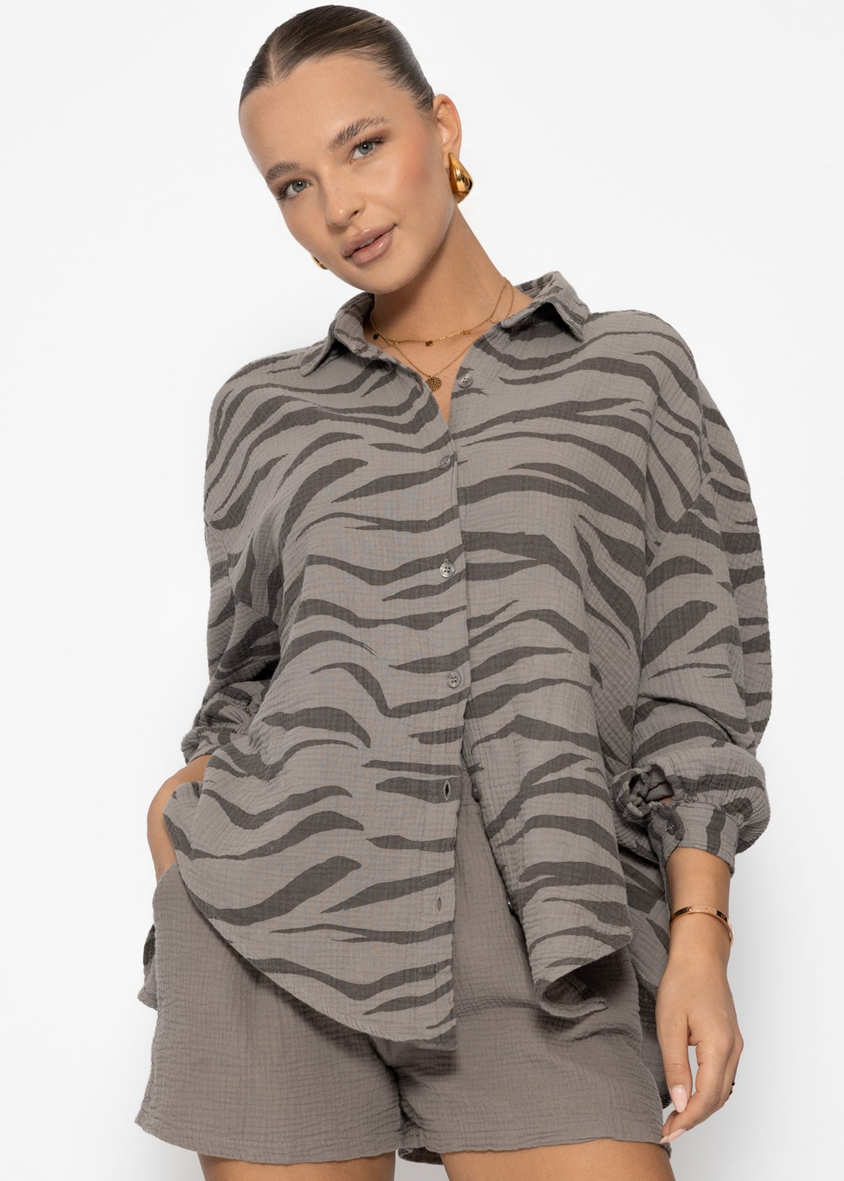 Oversize muslin blouse with zebra print - taupe