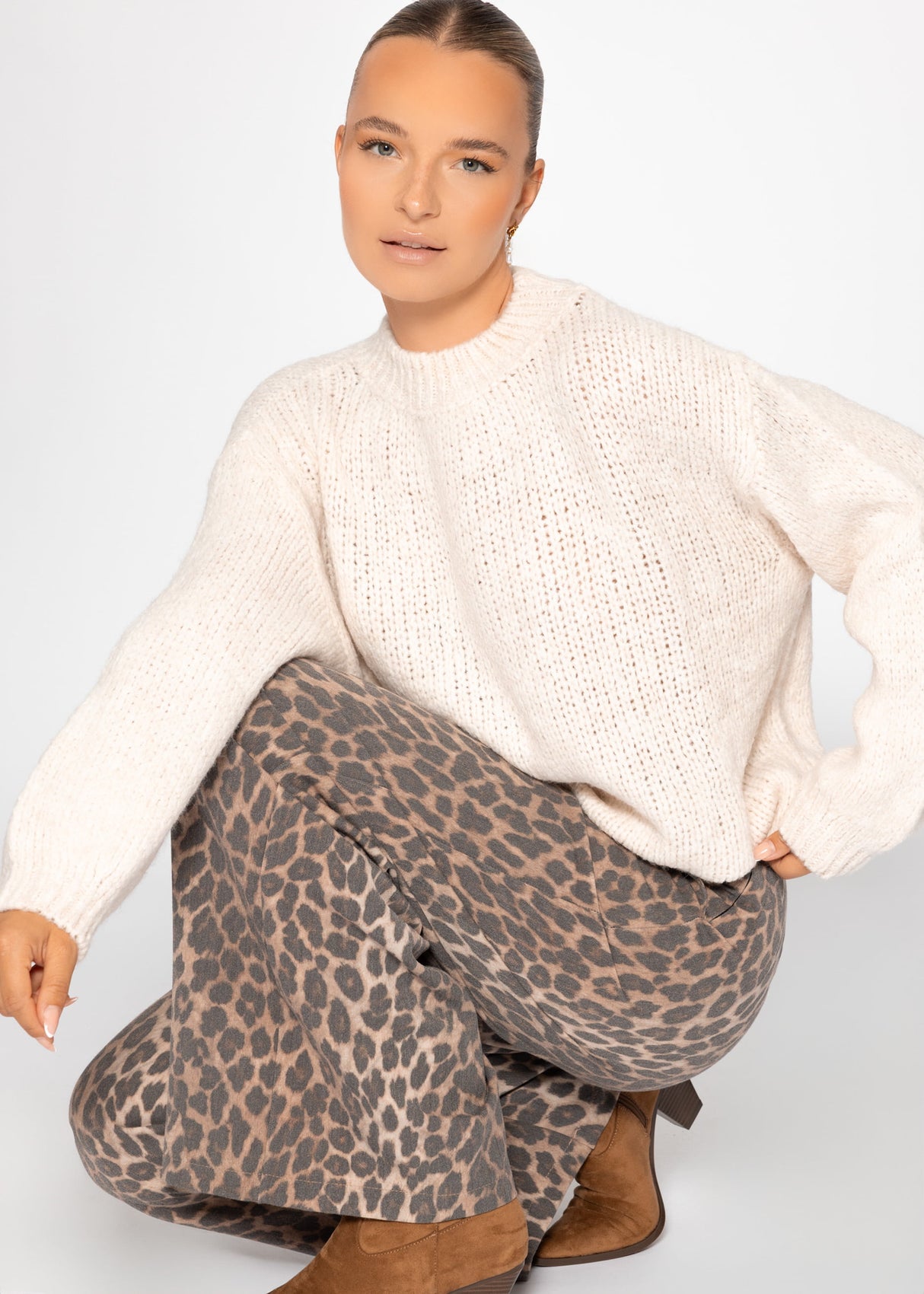 Oversize Pullover mit Rundhals-Ausschnitt - offwhite