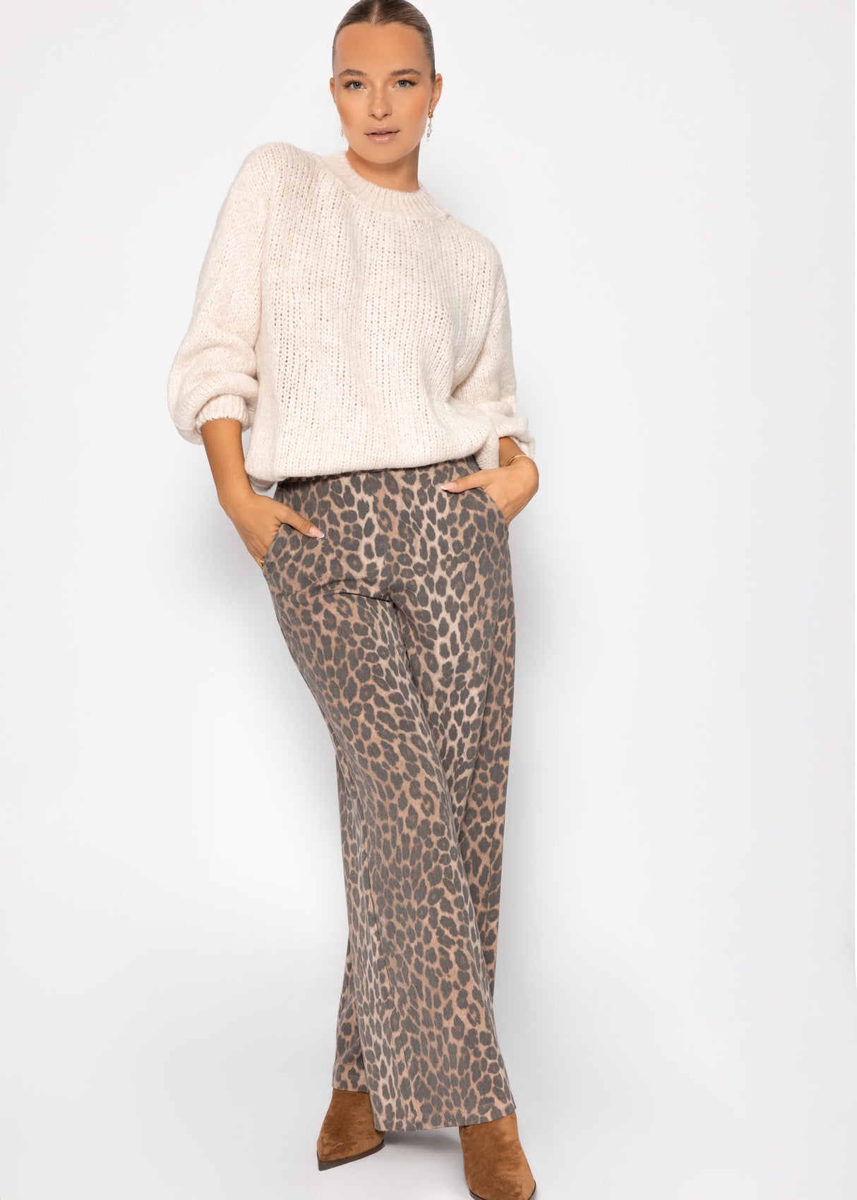 Oversize Pullover mit Rundhals-Ausschnitt - offwhite