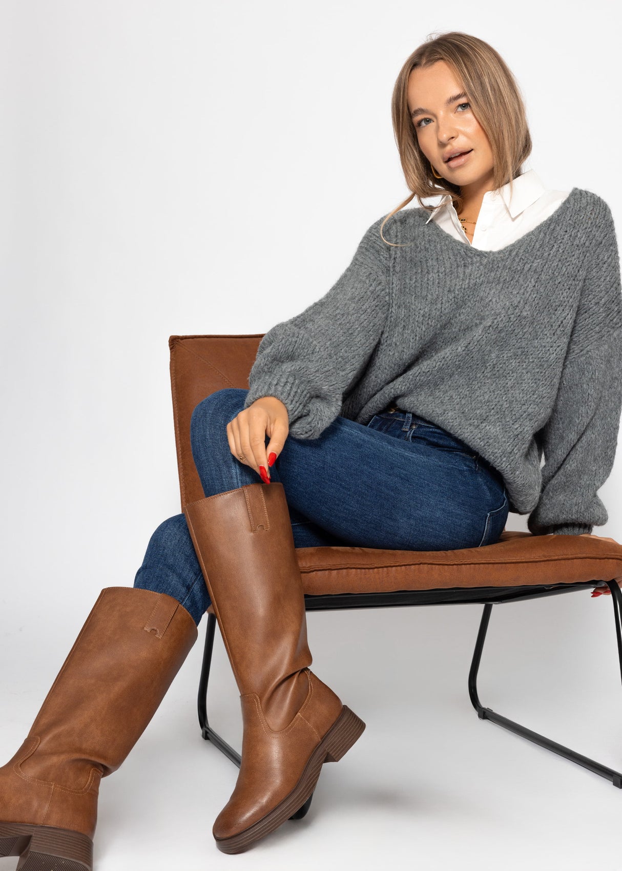 Oversized V-neck sweater - dark gray