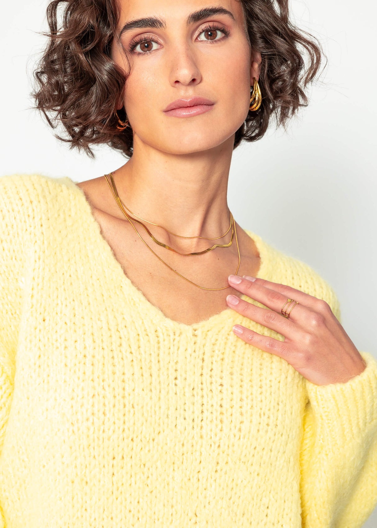 Oversized V-neck sweater - yellow