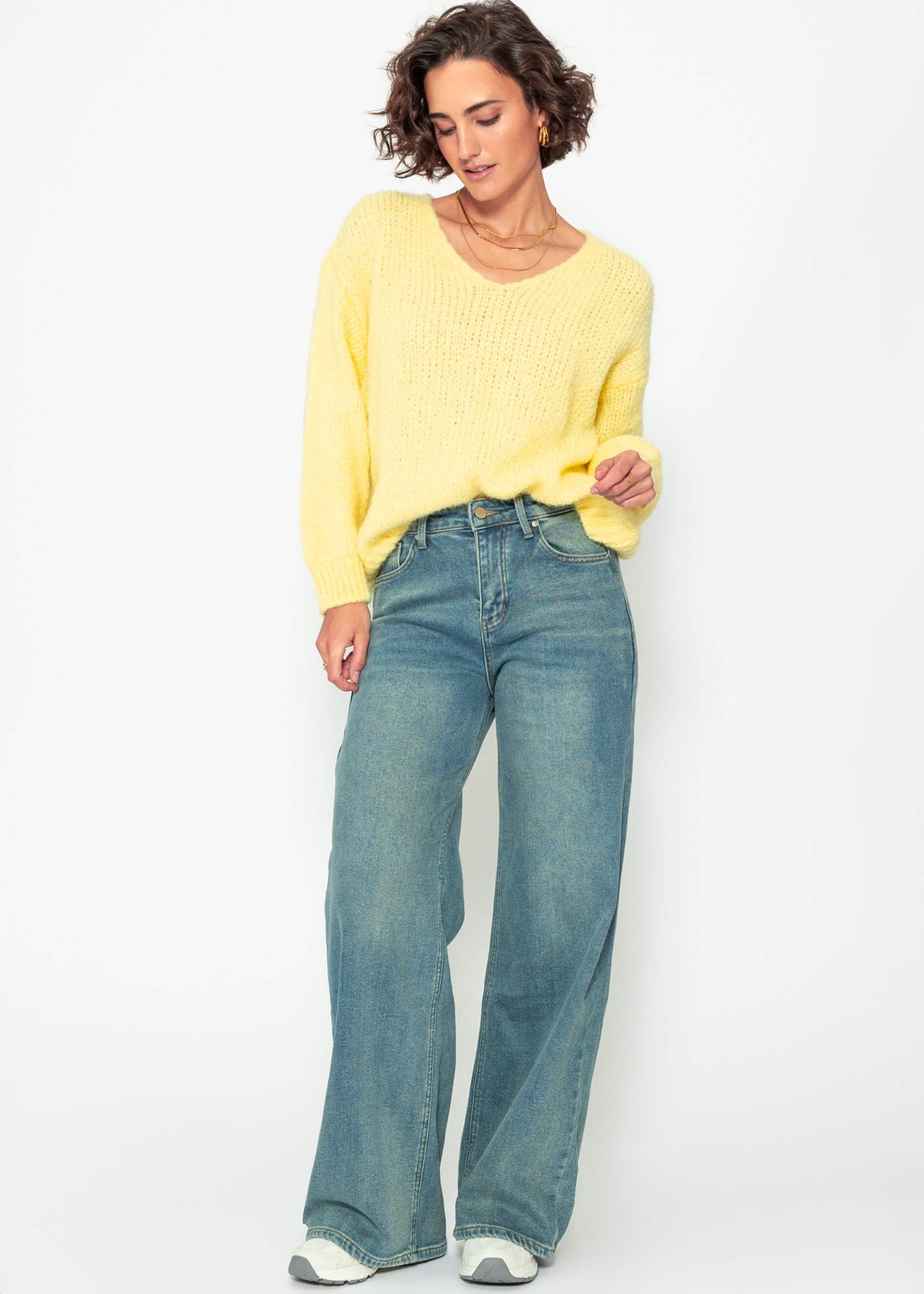 Oversized V-neck sweater - yellow