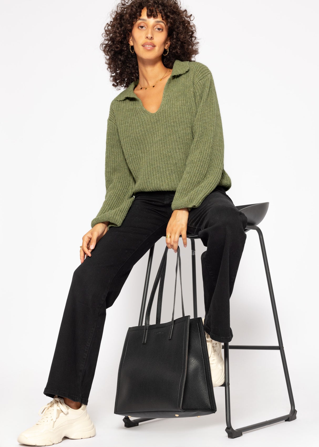 Oversized V-neck sweater with collar - khaki