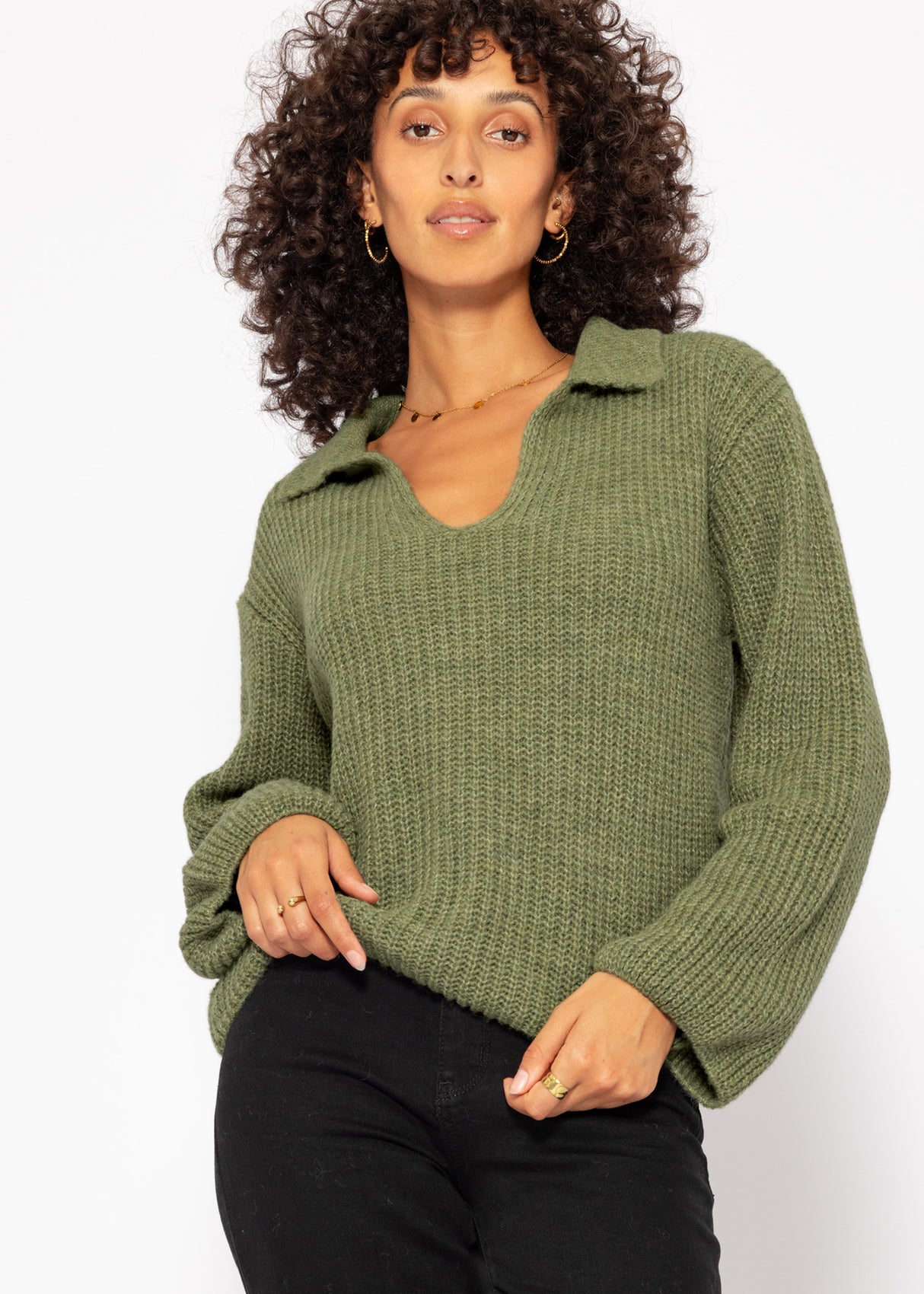 Oversized V-neck sweater with collar - khaki
