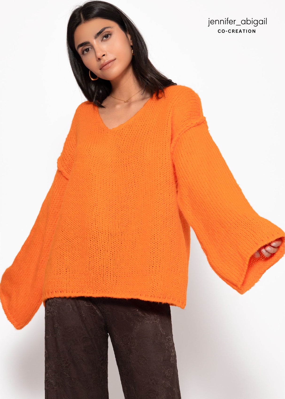 Oversize Pullover mit V-Neck und weiten Ärmeln - orange