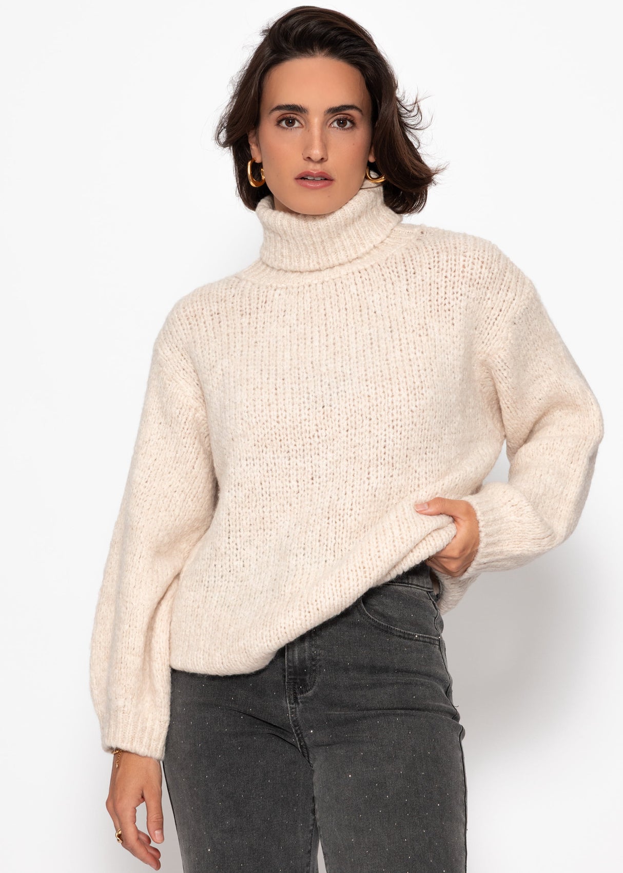 Oversized turtleneck sweater - light beige
