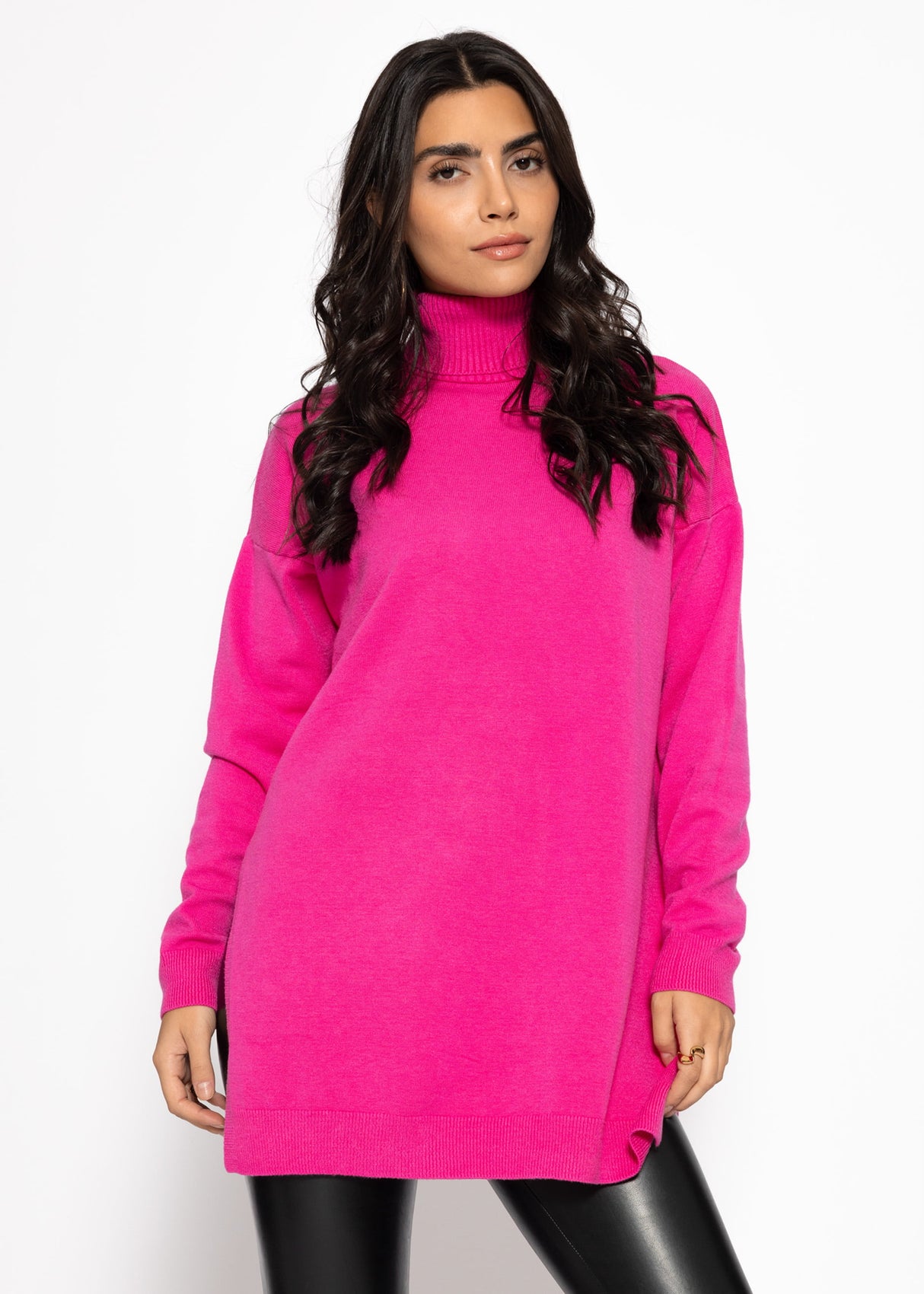 Oversize Rollkragenpullover mit langen Seitenschlitzen - pink
