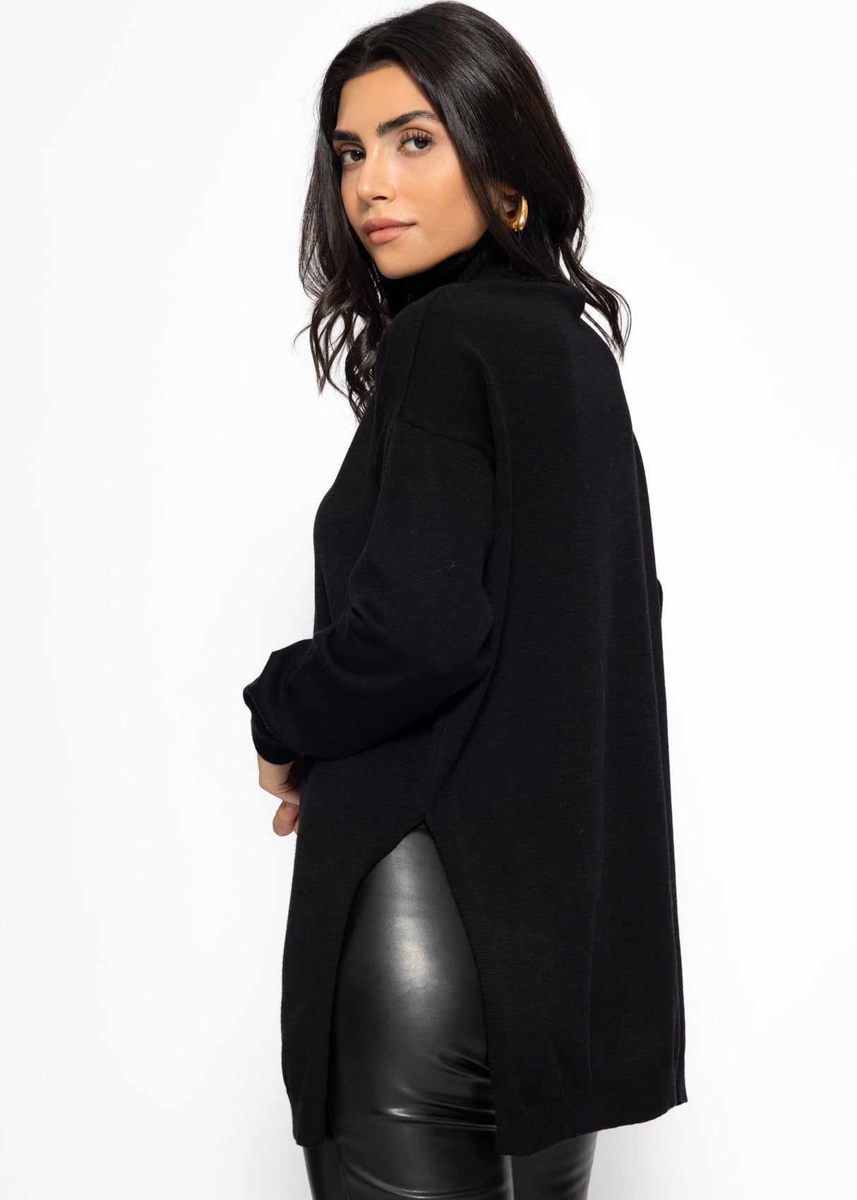 Oversized turtleneck sweater with long side slits - black