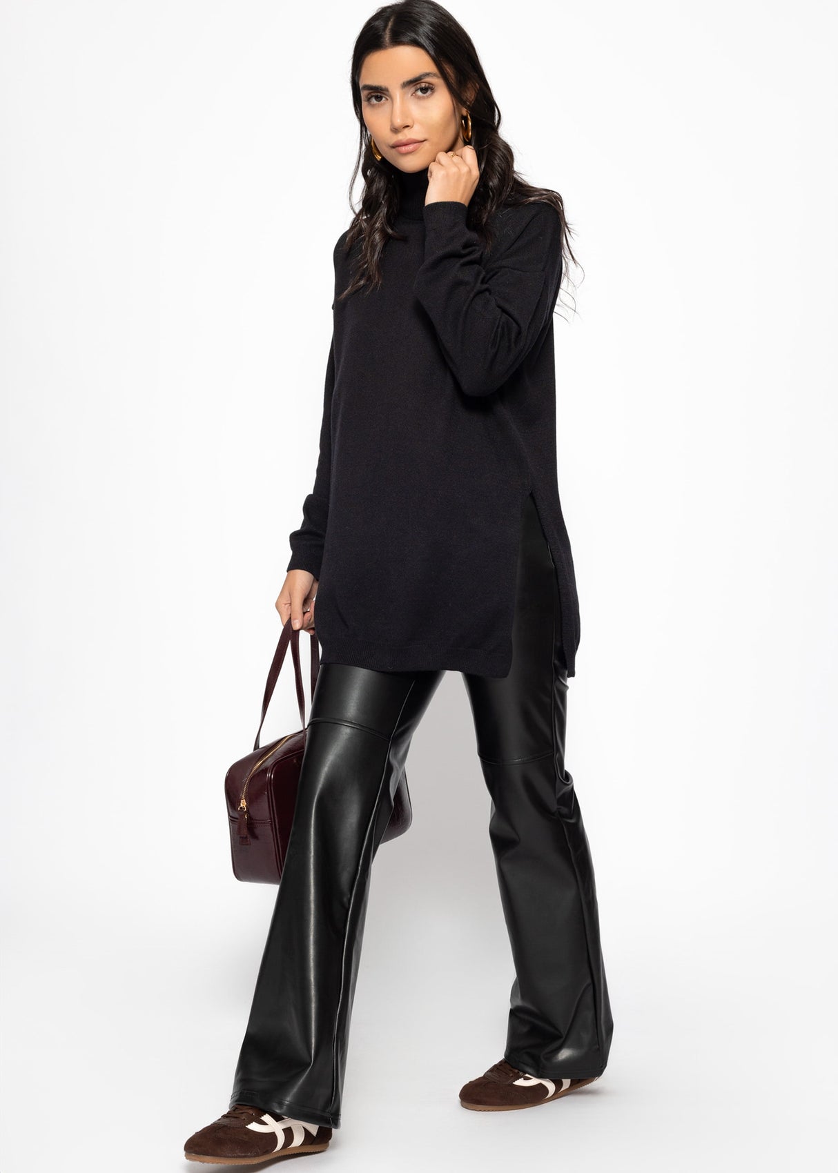 Oversized turtleneck sweater with long side slits - black