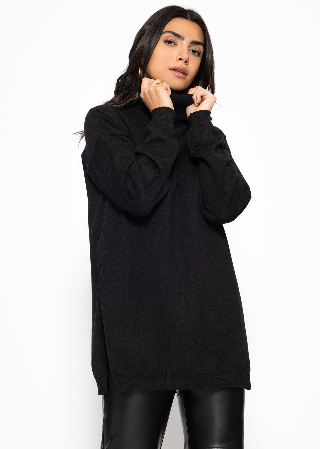 Oversized turtleneck sweater with long side slits - black