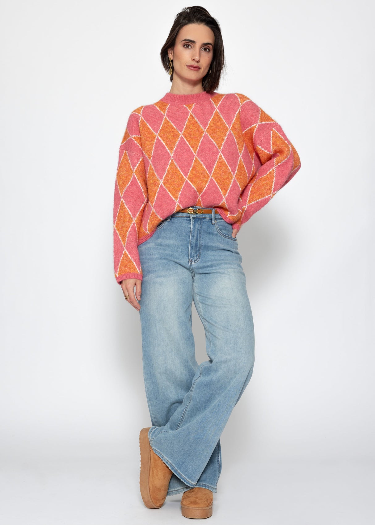 Oversized knit sweater with diamond pattern - pink-orange