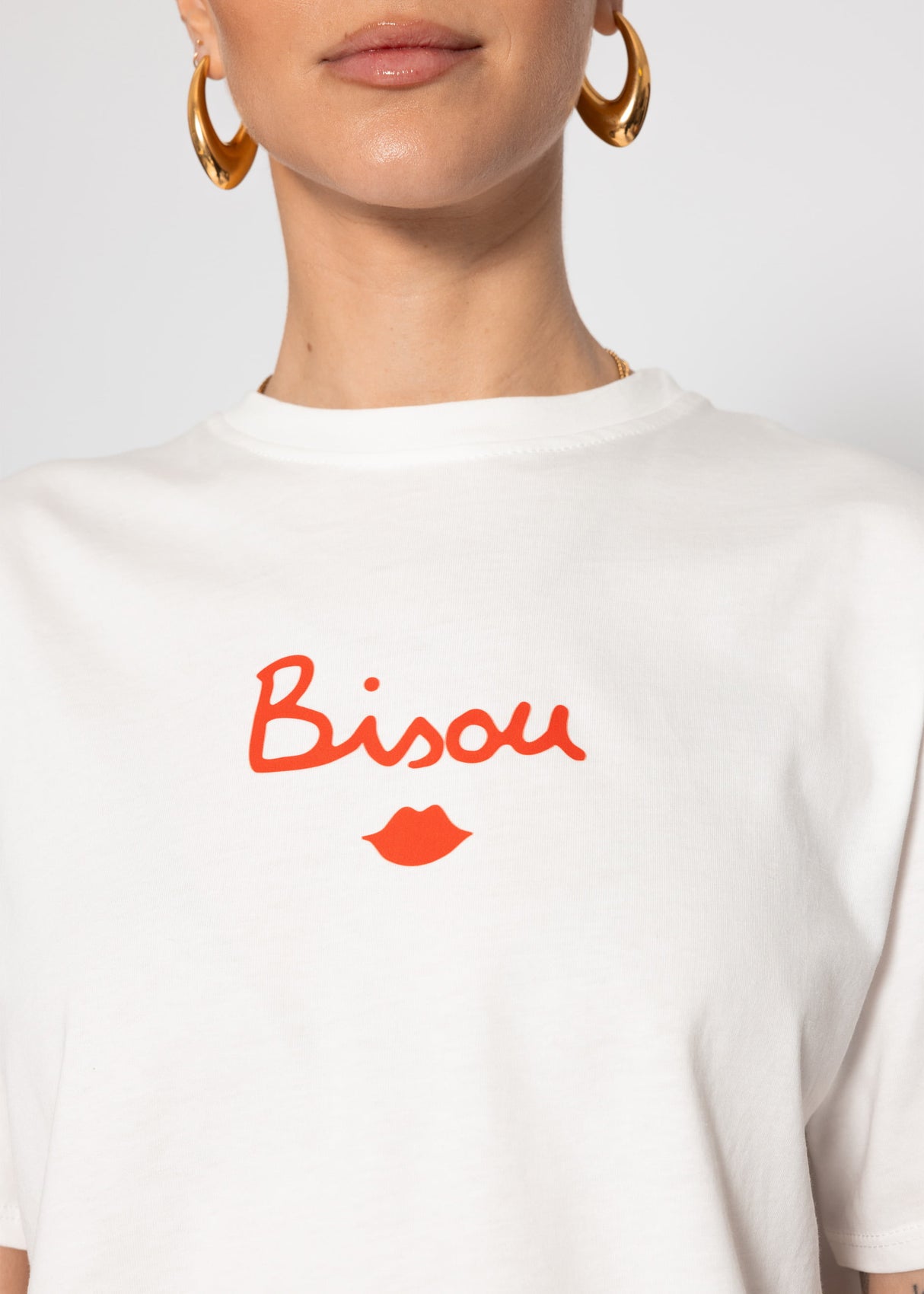 Oversize T-Shirt mit "BISOU" Print - offwhite