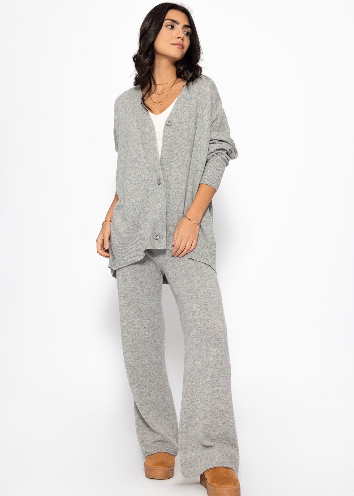 Oversized cardigan with V-neck and cashmere content - gray