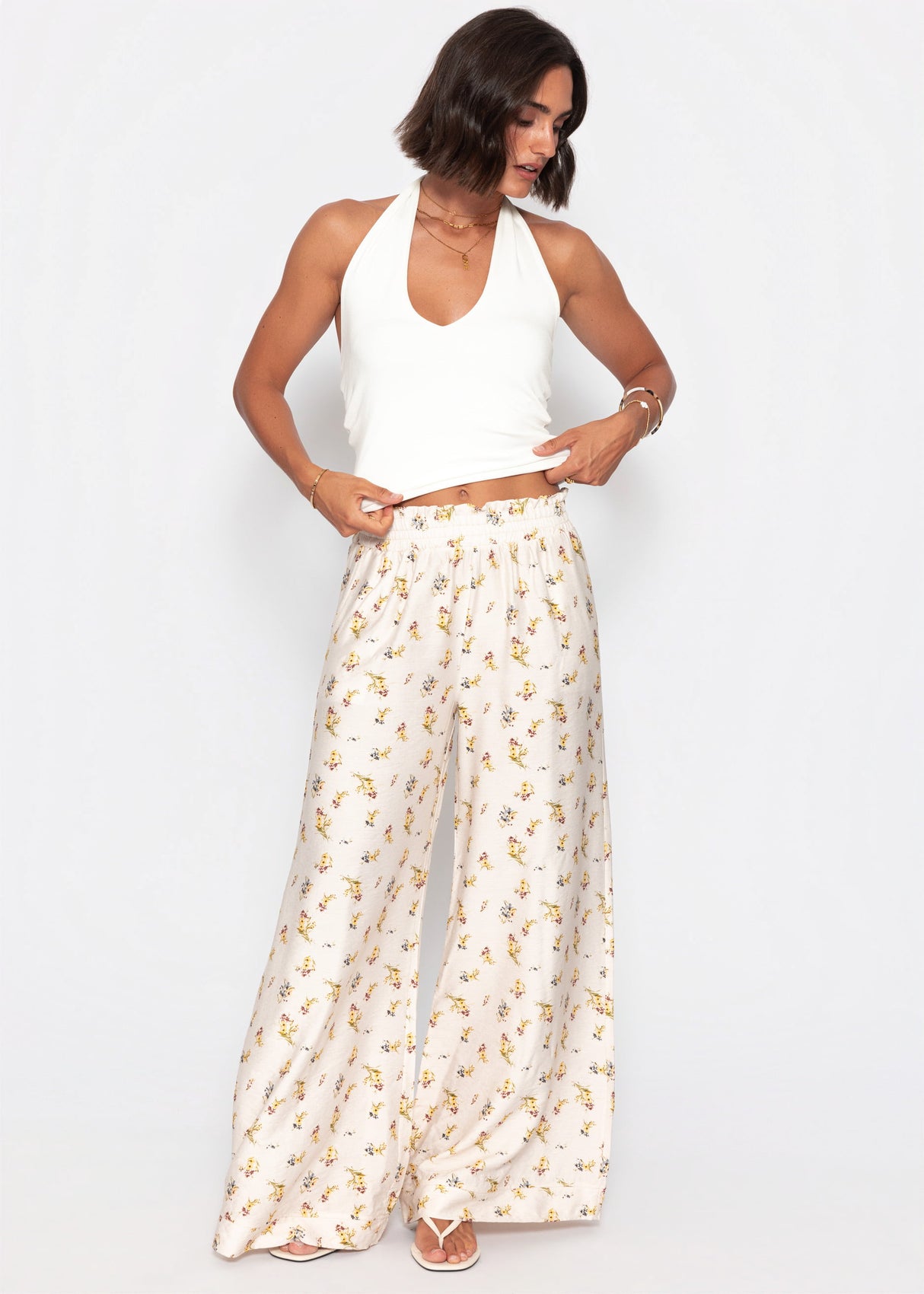 Palazzo Hose mit floralem Print - hellbeige