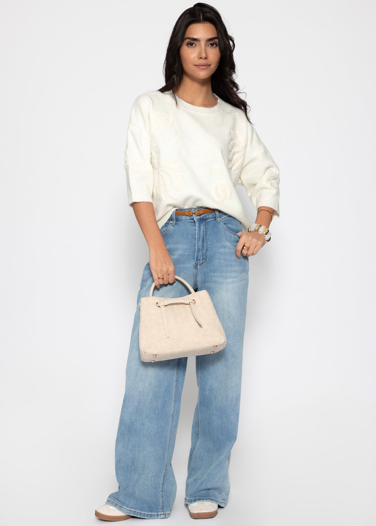 Sweater with floral embroidery - off-white