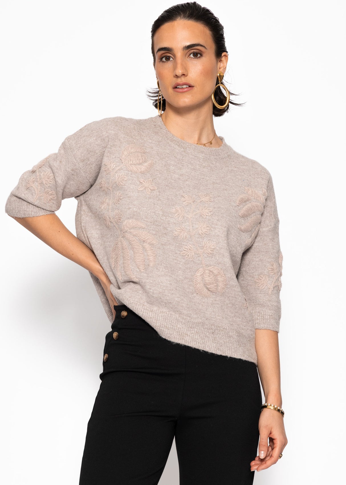 Sweater with floral embroidery - taupe