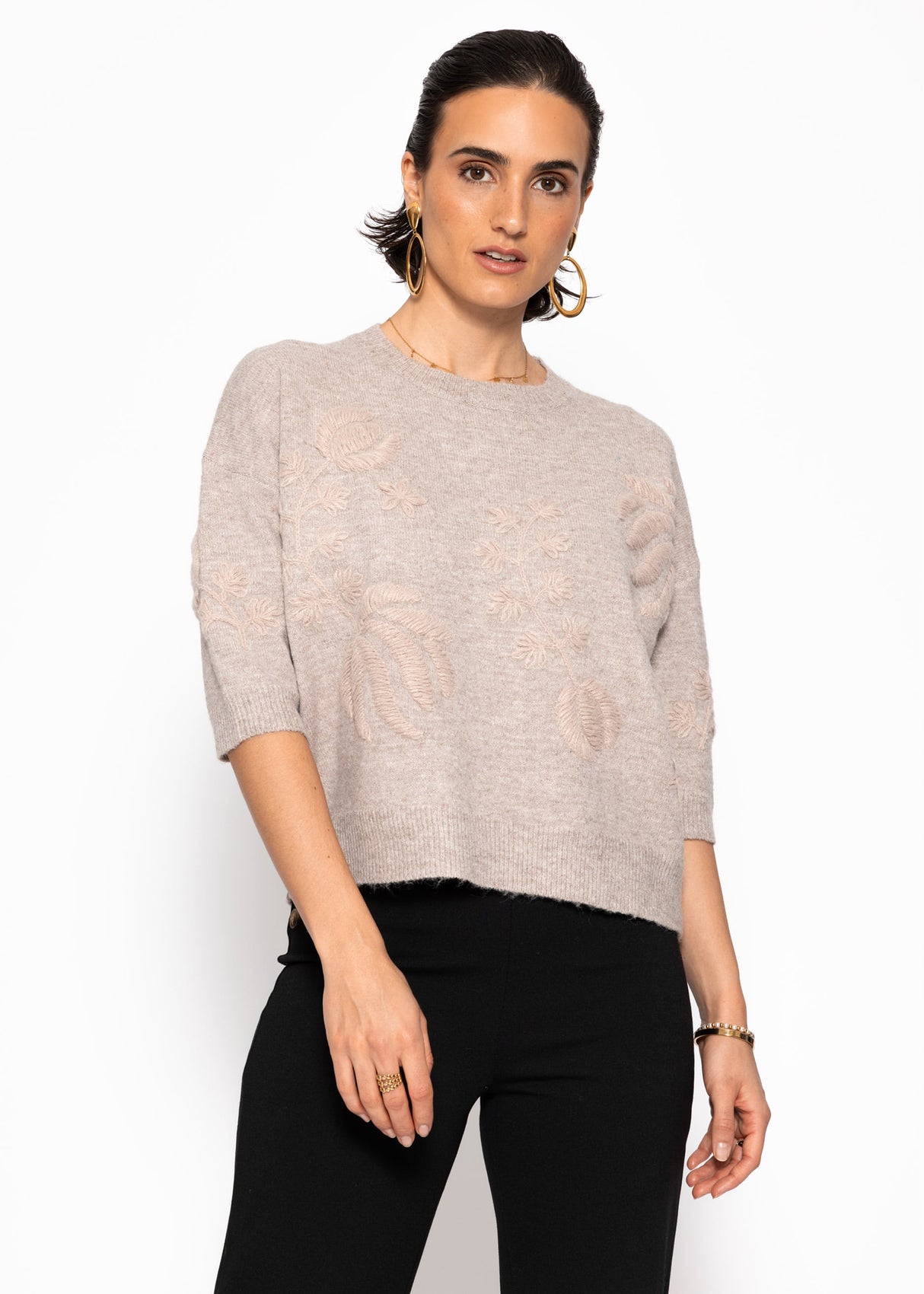 Sweater with floral embroidery - taupe