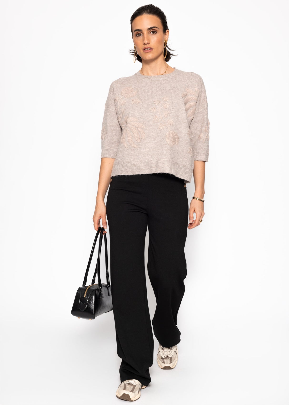 Sweater with floral embroidery - taupe