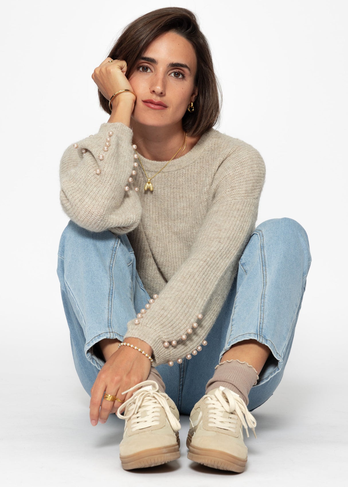Pullover mit Perlendetails - beige